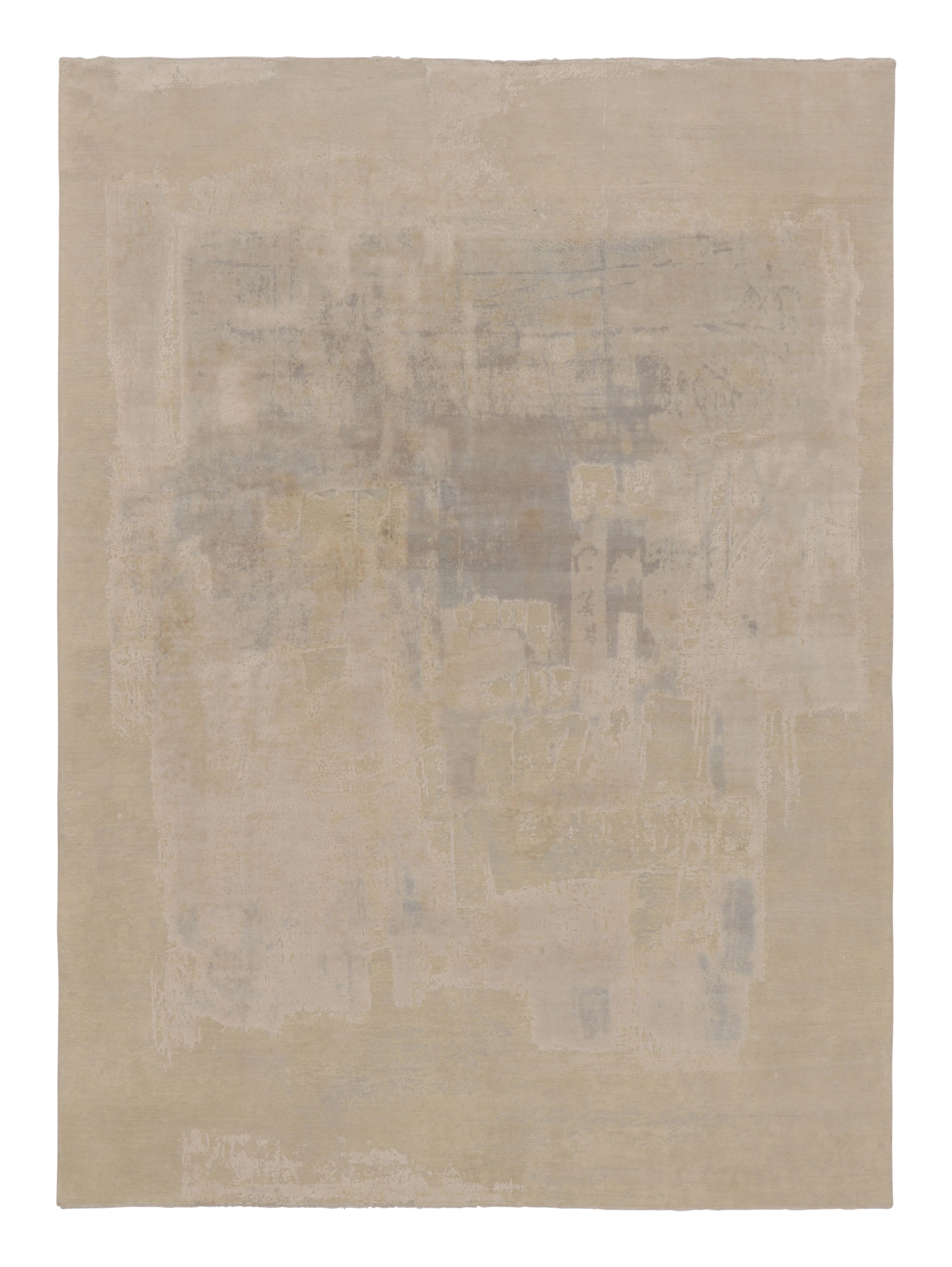 Rug 
Kilim’s Modern Abstract Rug, Subtle Brushstroke Patterns in White and Gray