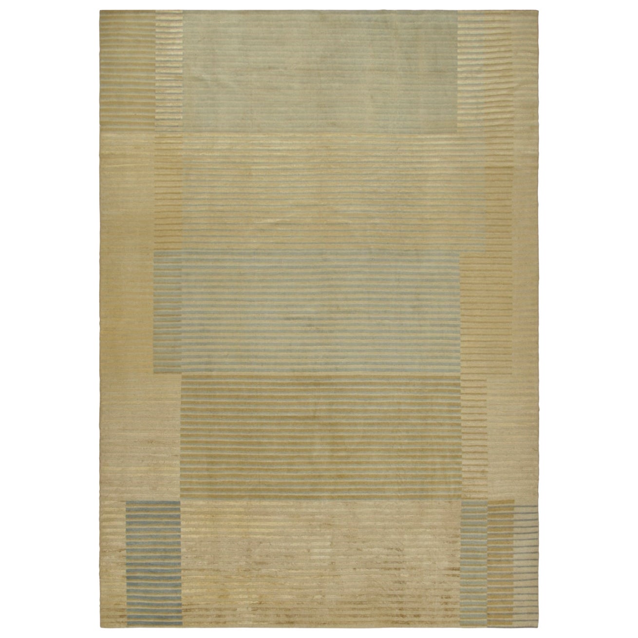 Rug & Kilim è un tappeto moderno ispirato all'Art Deco con motivi geometrici blu e oro. in vendita