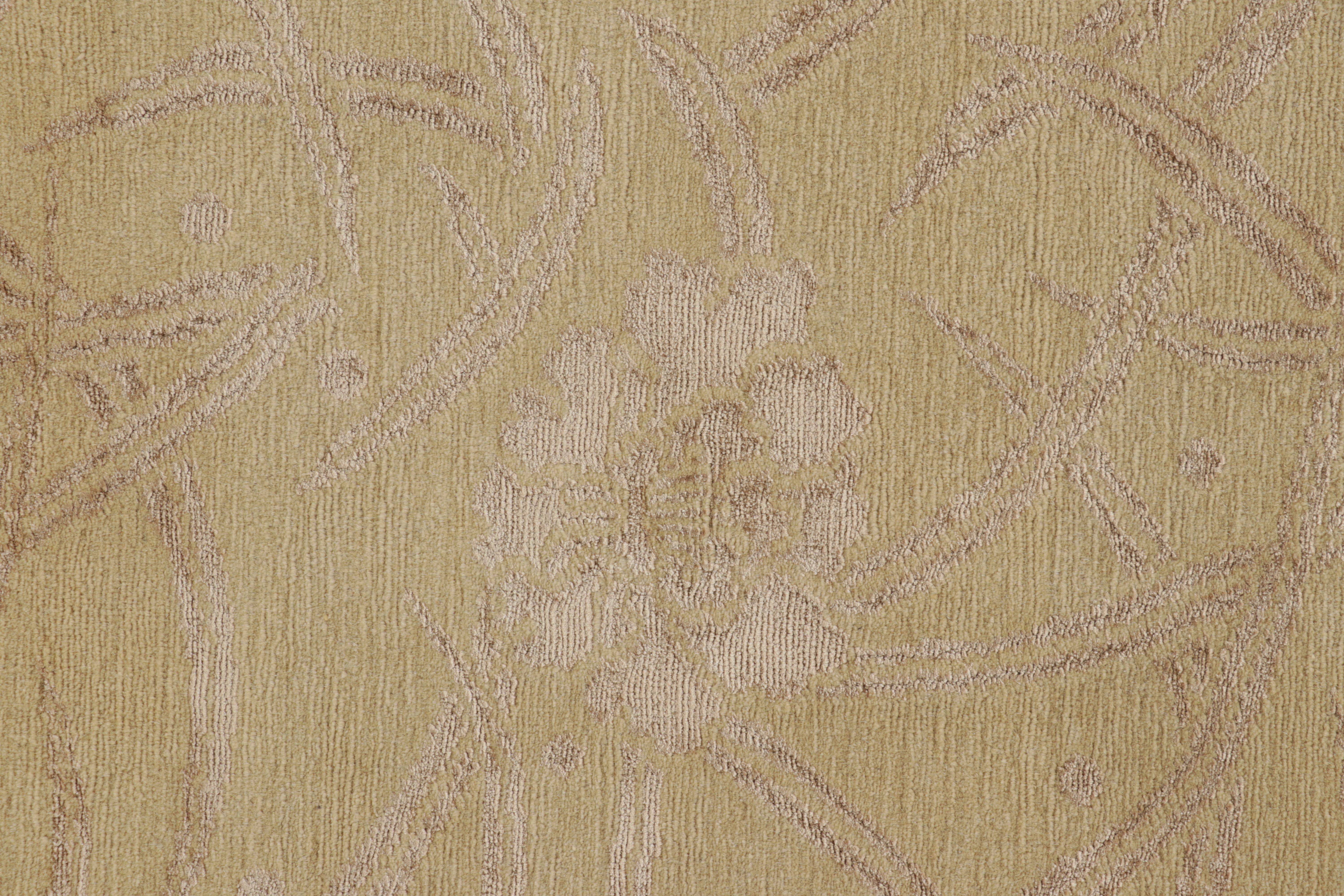 Alfombra moderna estilo Art Déco de Rug & Kilim en dorado con motivos florales en Nuevo estado para la venta en Long Island City, NY