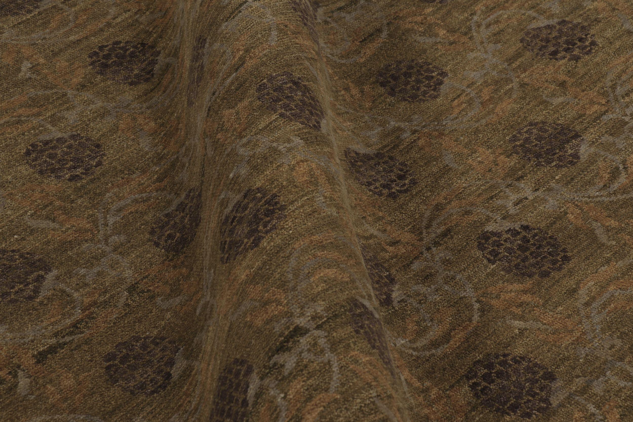 Rug & Kilim's Modern Block Print Rug Design mit braunen und grünen Blumenmotiven (Wolle) im Angebot