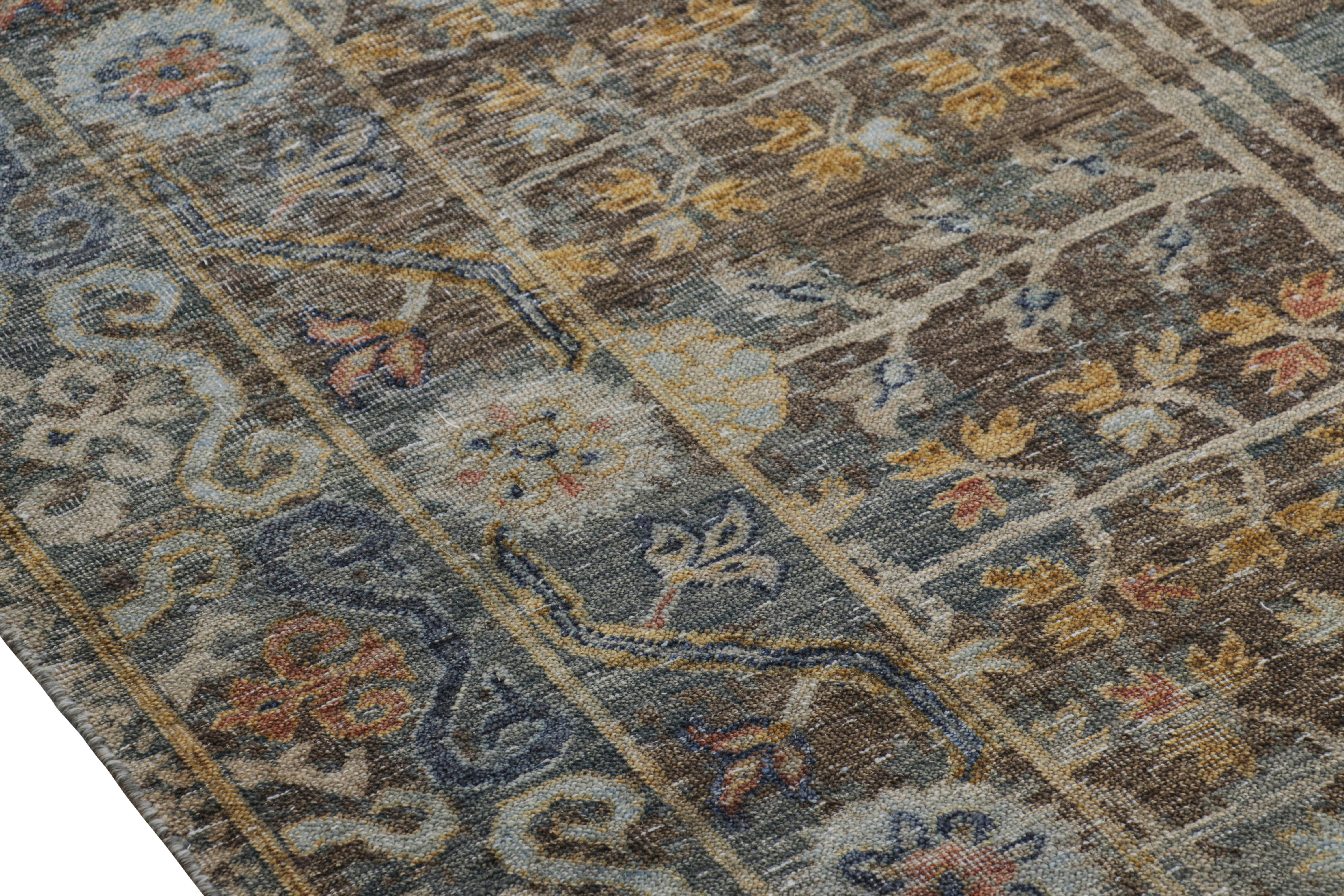 Khotan-Teppich von Rug & Kilim in Braun und Blau mit geometrischen Blumenmustern im Zustand „Neu“ im Angebot in Long Island City, NY
