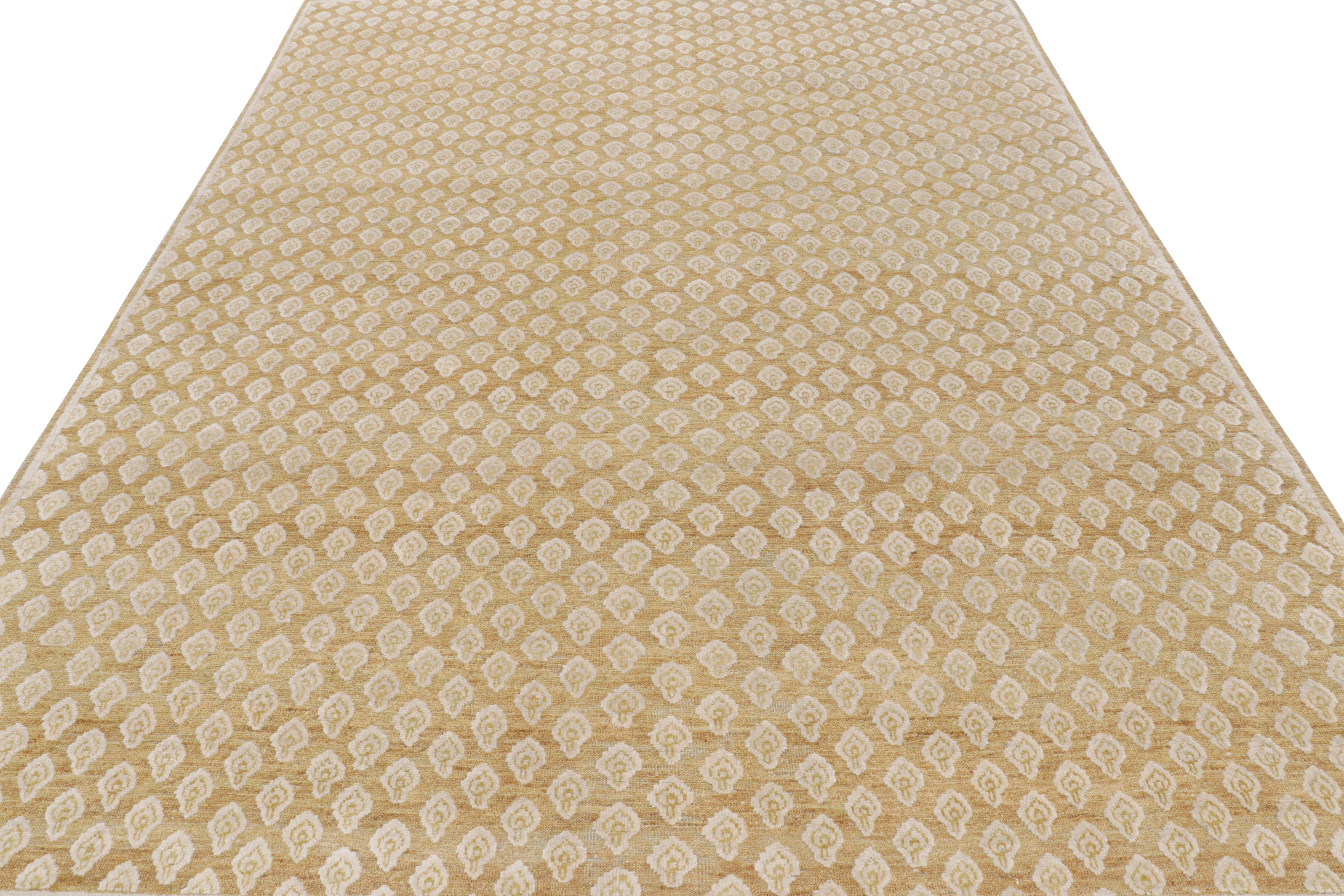 Indien Rug & Kilim's Modern Block Print Rug in Gold with Cream Floral Pattern (Tapis moderne imprimé en bloc en or avec motif floral en crème) en vente