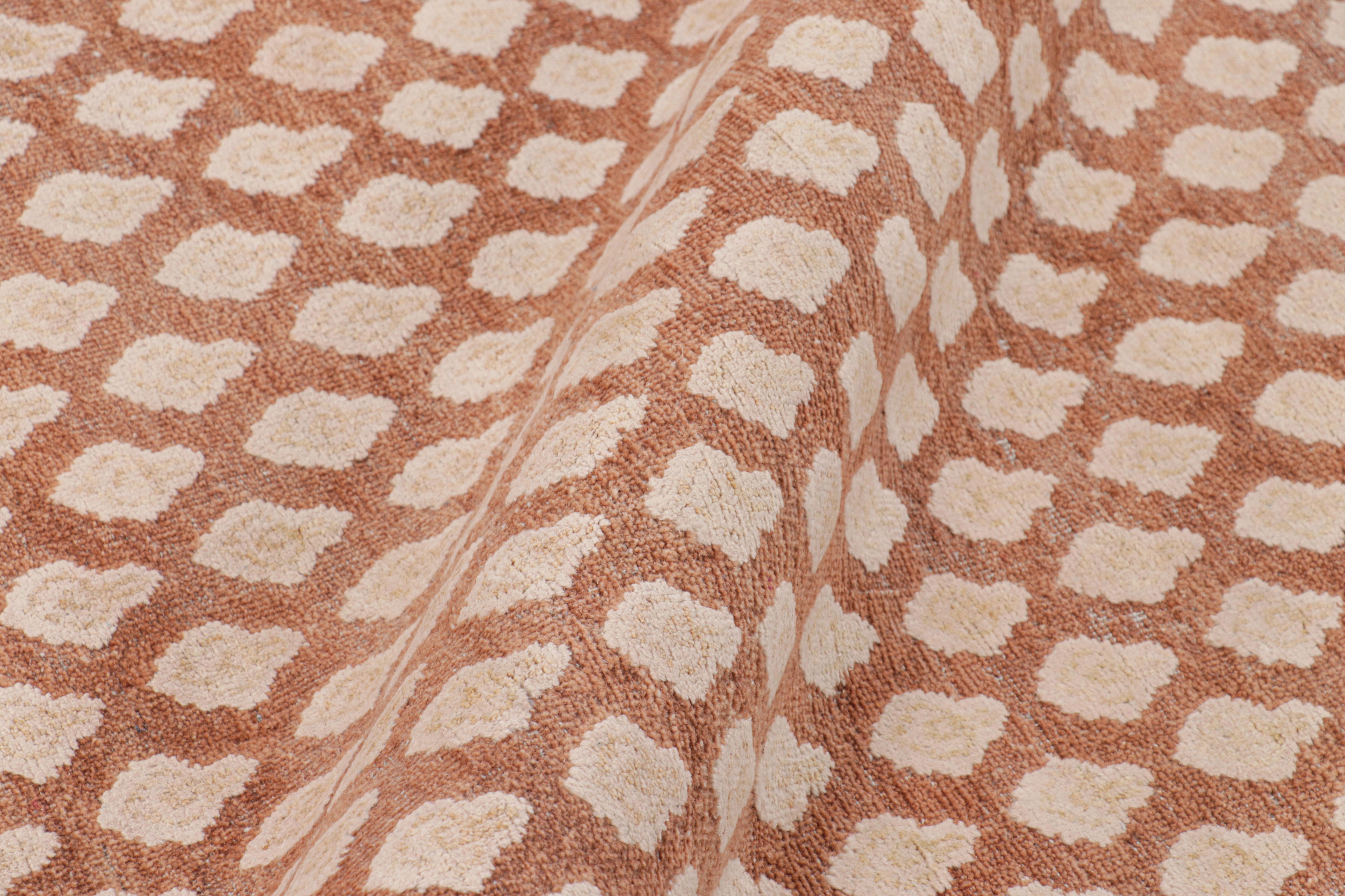 Rug & Kilim's Modern Block Print Rug in Pink mit cremefarbenem Blumenmuster (Moderne) im Angebot