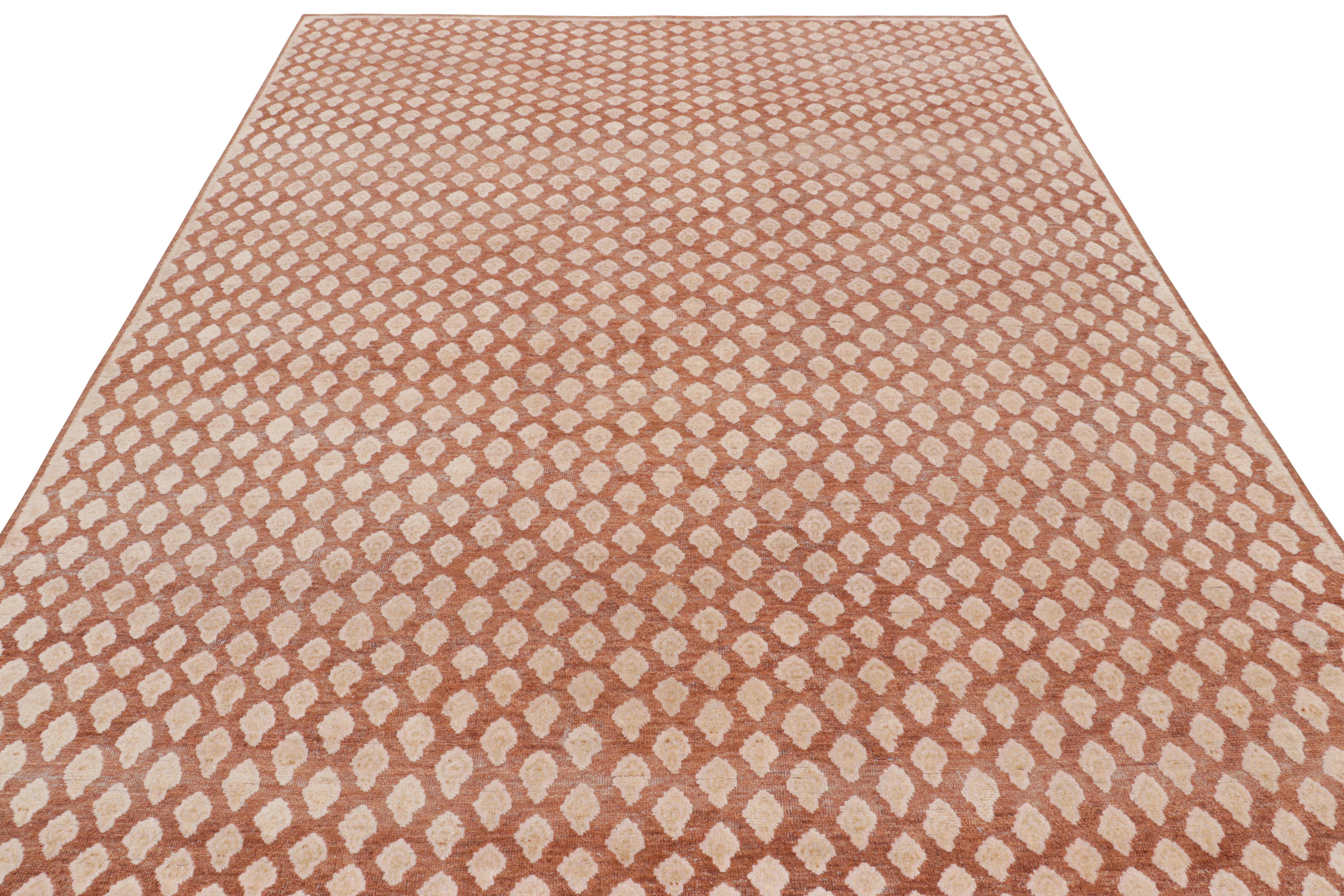 Rug & Kilim's Modern Block Print Rug in Pink mit cremefarbenem Blumenmuster (Indisch) im Angebot