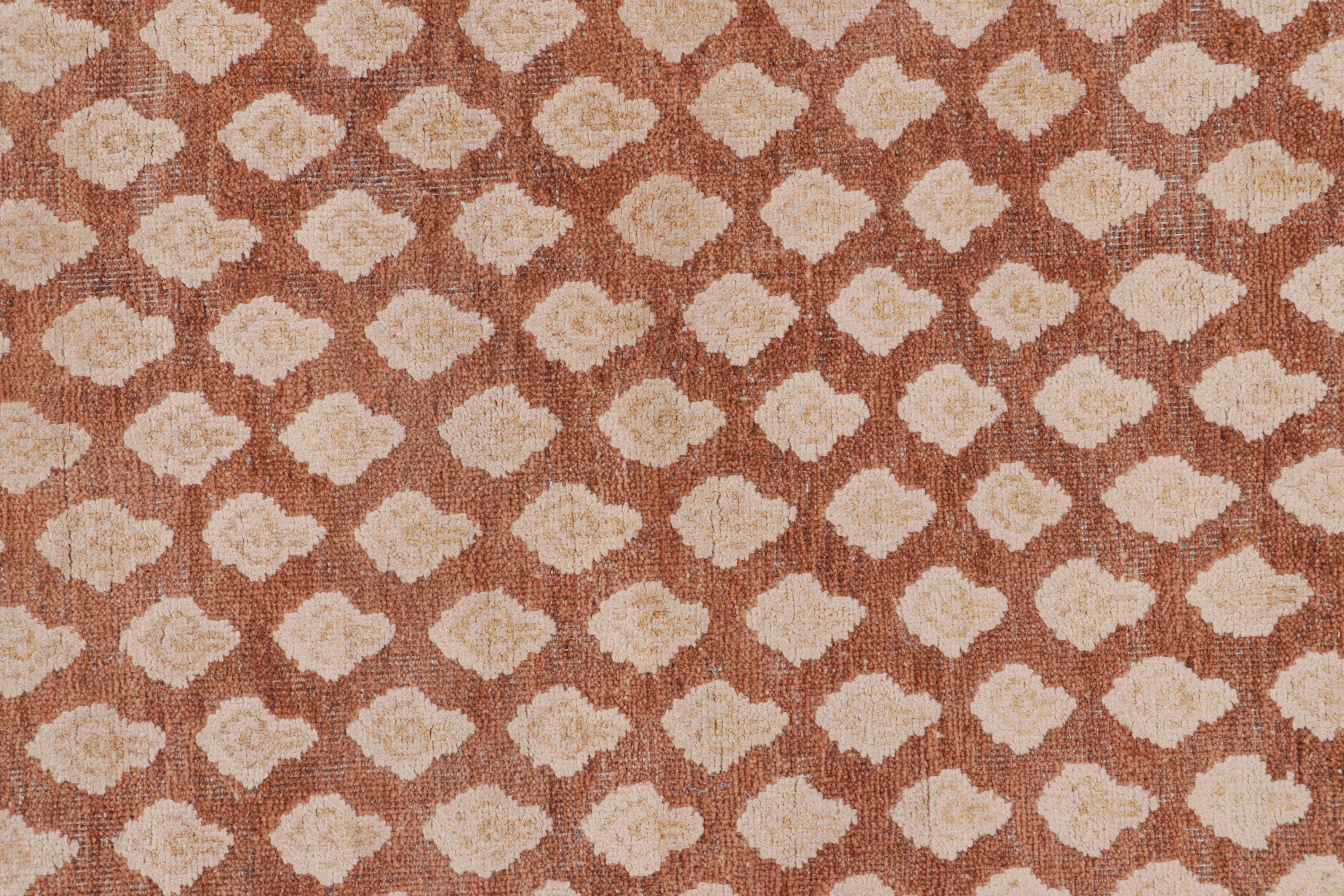 Rug & Kilim's Modern Block Print Rug in Pink mit cremefarbenem Blumenmuster im Zustand „Neu“ im Angebot in Long Island City, NY