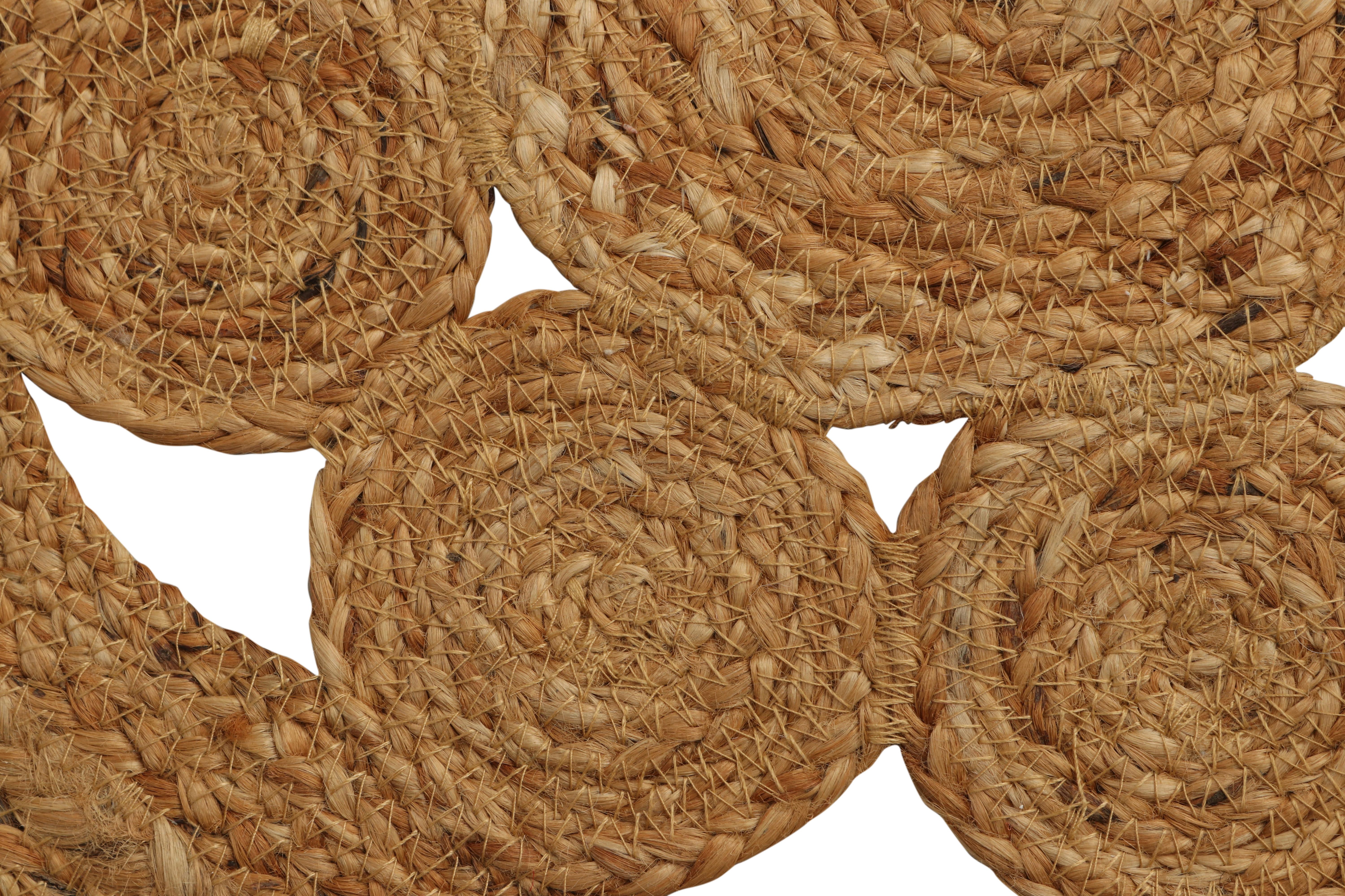  Dieser aus Jute handgefertigte, runde Jute-Teppich in Geschenkgröße (2x2) steht für das Engagement von Rug & Kilim für nachhaltigen Luxus durch Innovation bei Naturfasern. 

Über das Design: 

Dieses aus hochwertigen Jutefasern mit traditionellen