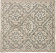 Alfombra cuadrada «Modern Classic» de Rug & Kilim con diseño floral en tonos beige y gris