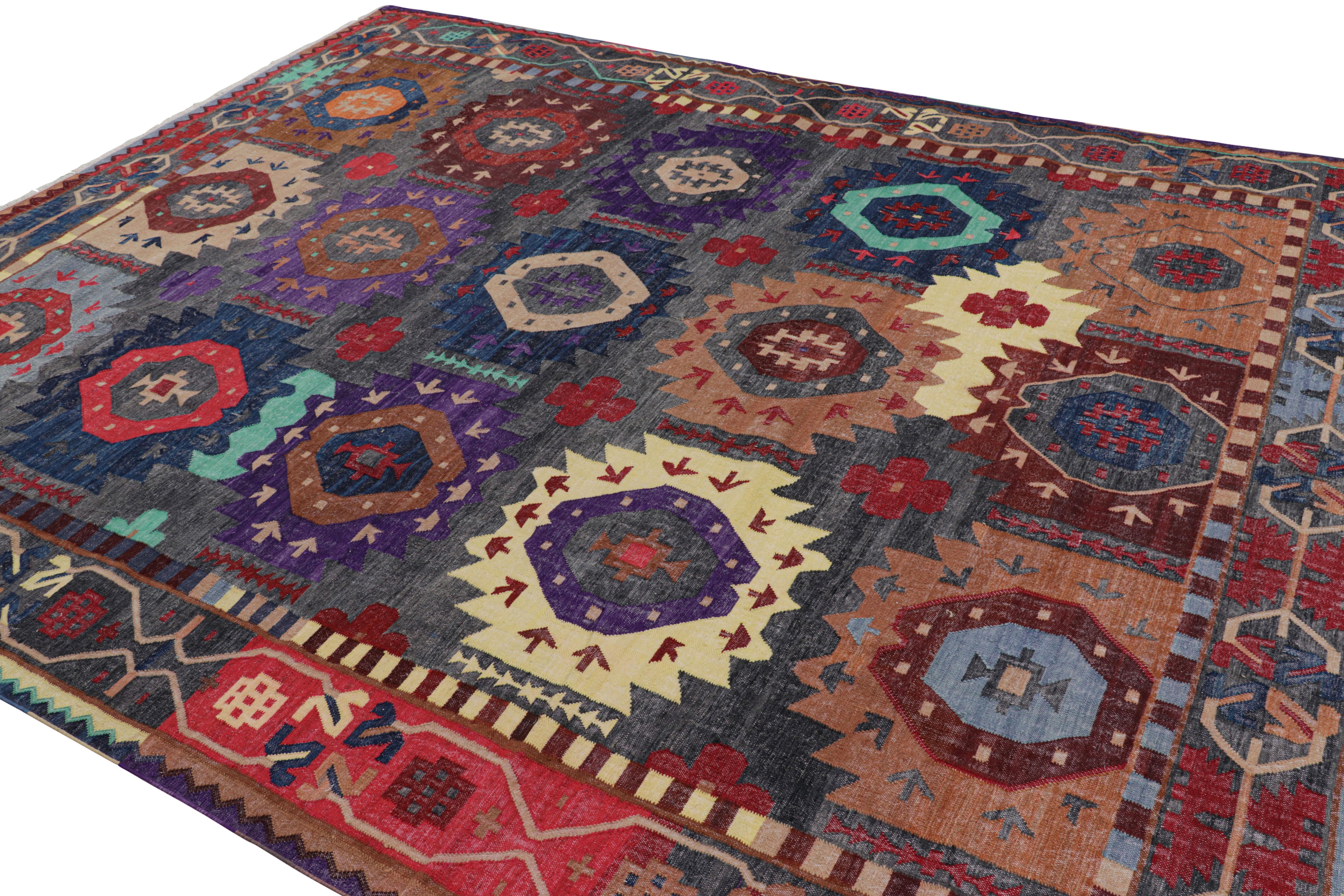 Rug & Kilim's Modern Classics Flachgewebe in Grau mit bunten geometrischen Mustern (Handgewebt) im Angebot