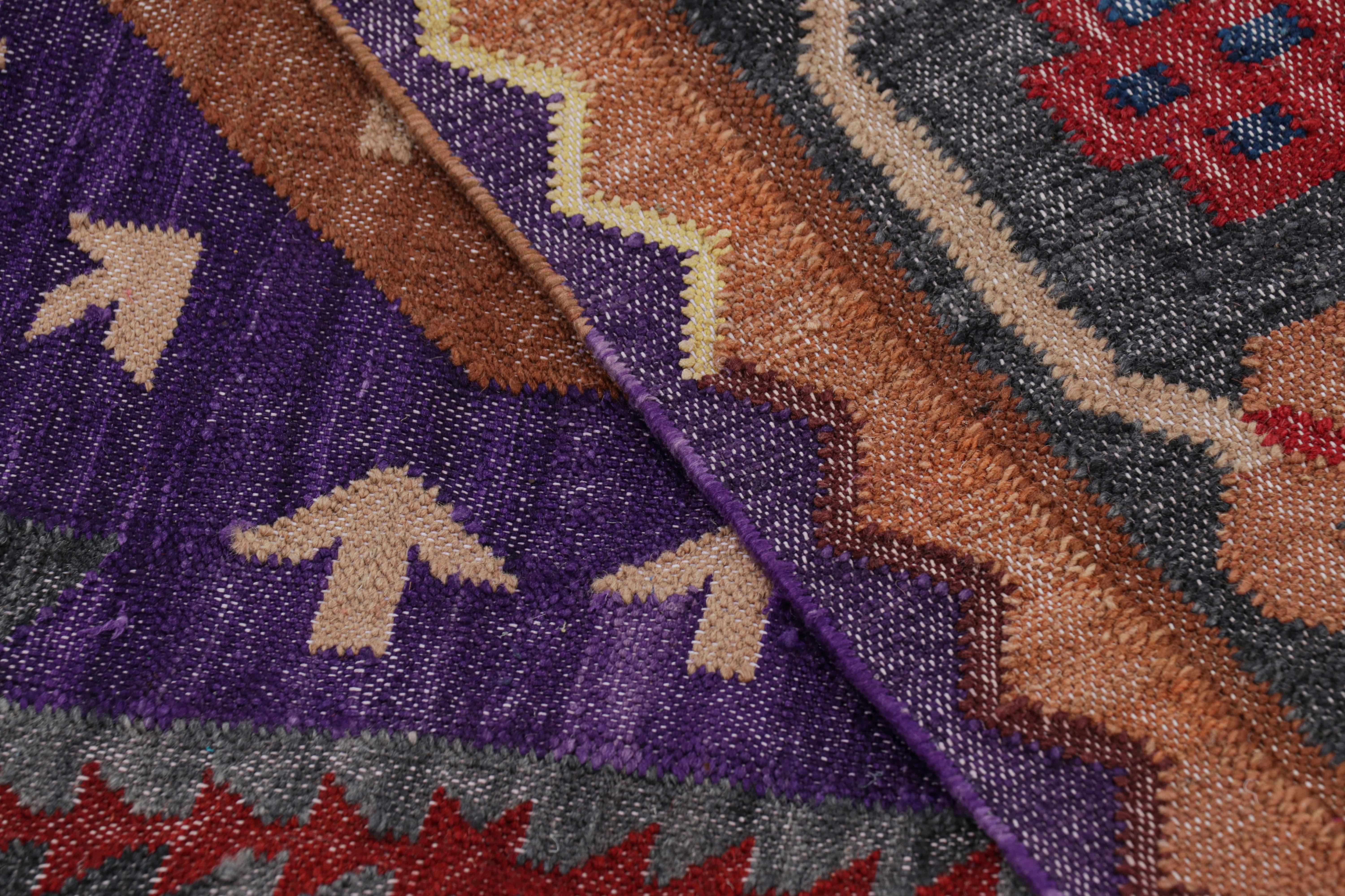 Rug & Kilim's Modern Classics Flachgewebe in Grau mit bunten geometrischen Mustern (Wolle) im Angebot