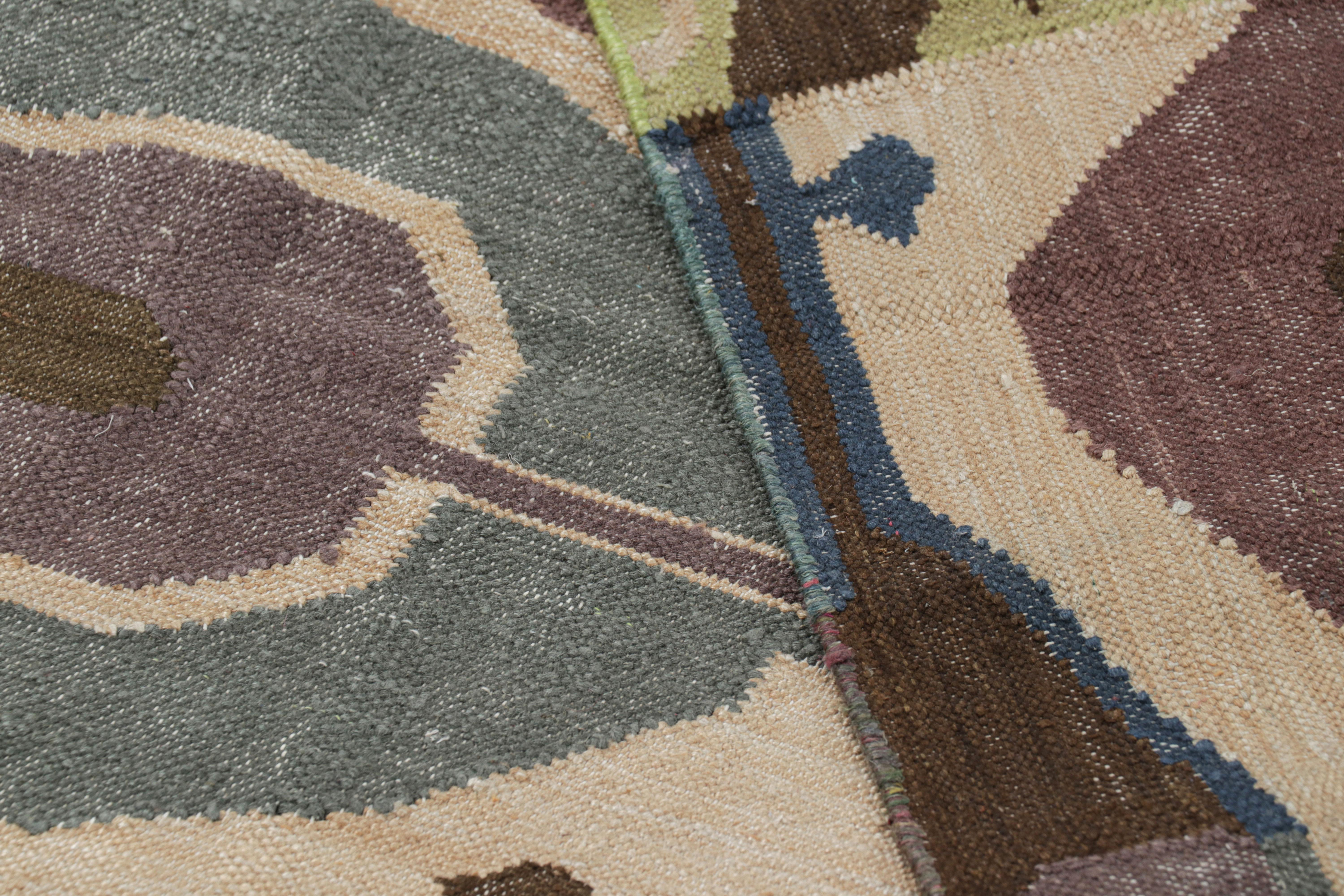 XXI secolo e contemporaneo Tappeto Modern Classics Rug & Kilim a tessitura piatta in beige-marrone con motivi Ikats in vendita