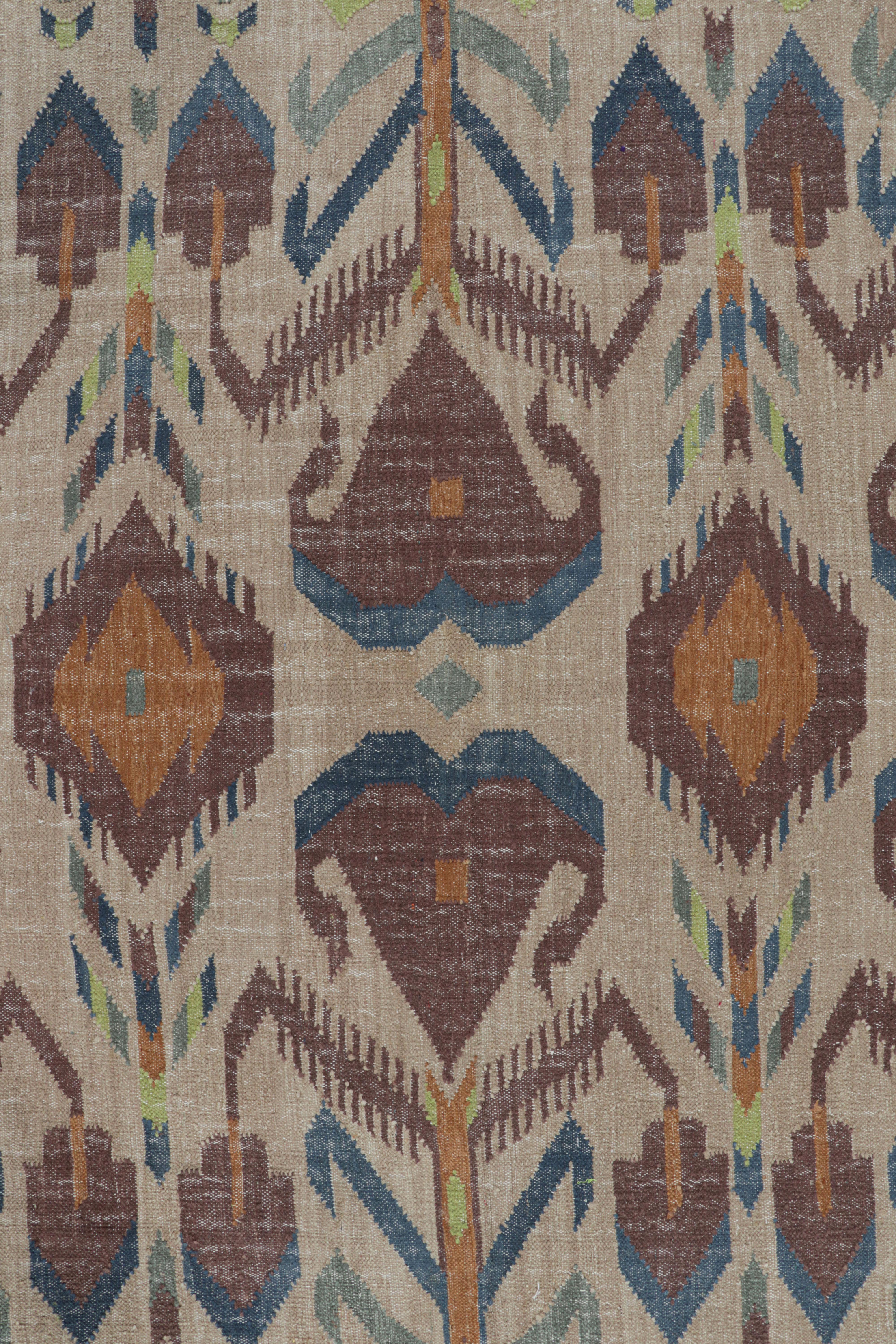 Moderno Tappeto Modern Classics Rug & Kilim a tessitura piatta color crema-beige con motivi Ikats in vendita
