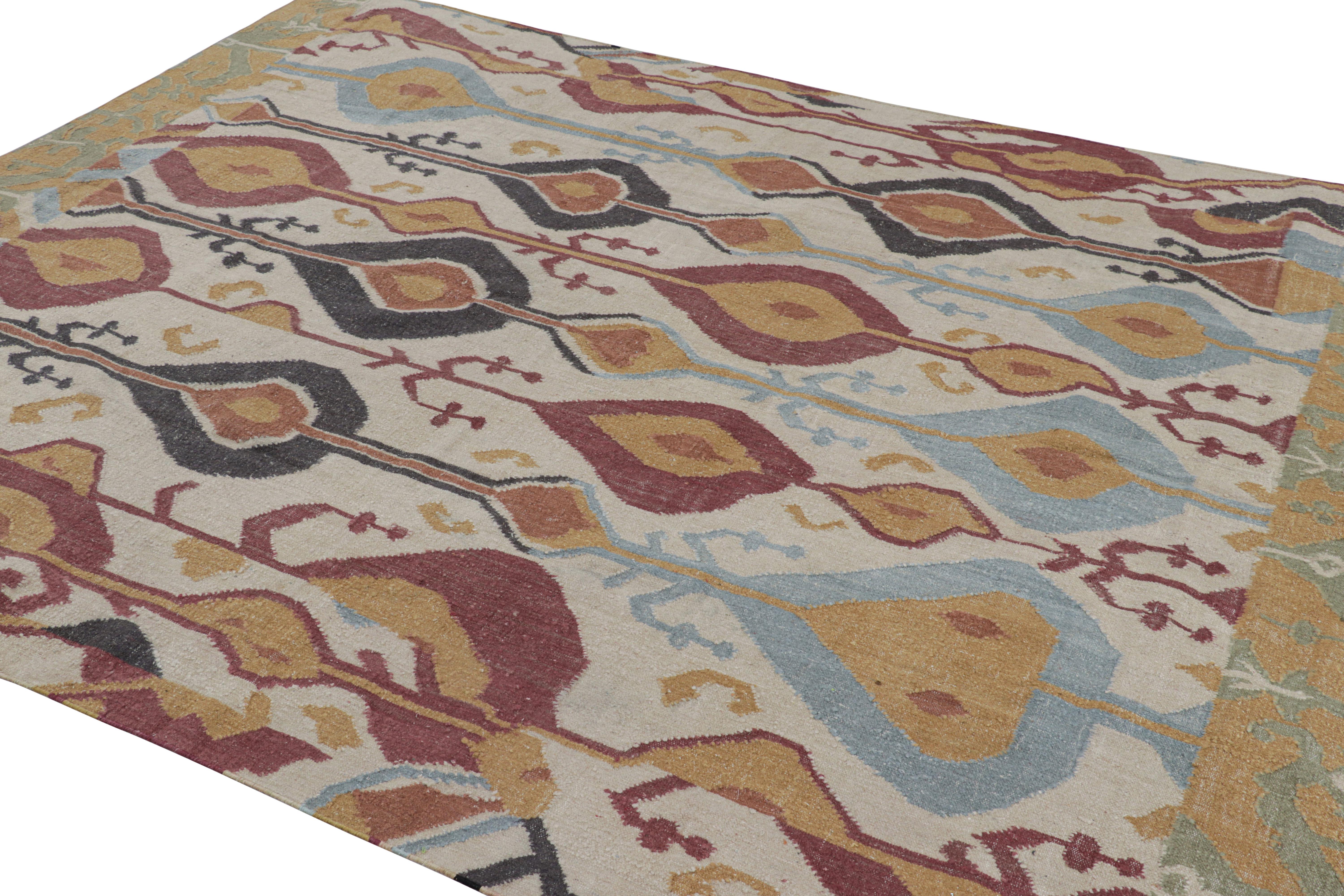 Noué à la main Rug & Kilim's Modern Classics Flatweave Rug in Cream-White with Ikats Patterns (Tapis tissé plat crème et blanc avec motifs Ikats) en vente