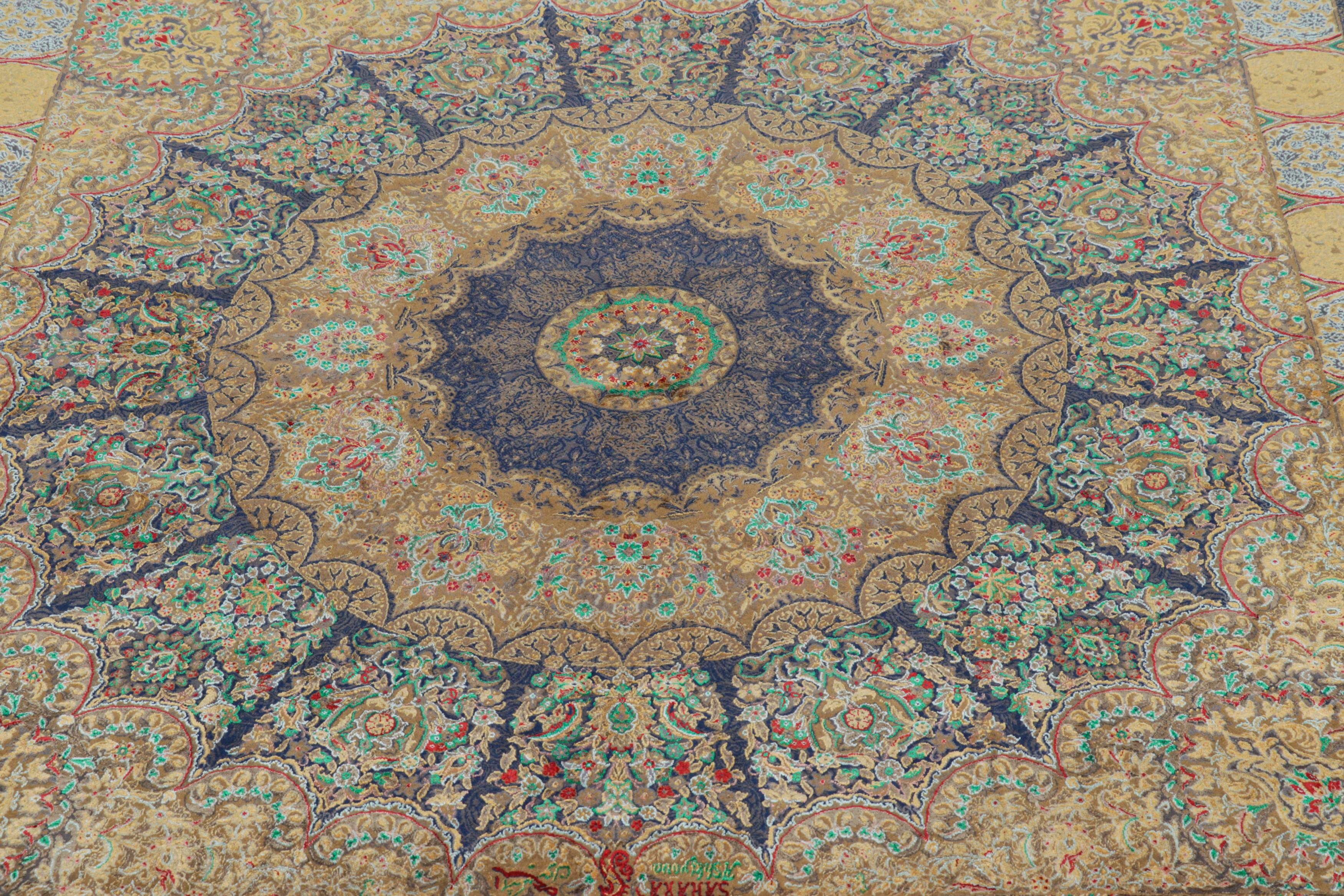 Questo tappeto 6x6 in lana annodata a mano rappresenta una nuova e audace linea della Collection Modern Classics di Rug & Kilim, una serie di tappeti contemporanei realizzati da uno dei più talentuosi designer di Atelier Craft.

Sul design: 

Ogni
