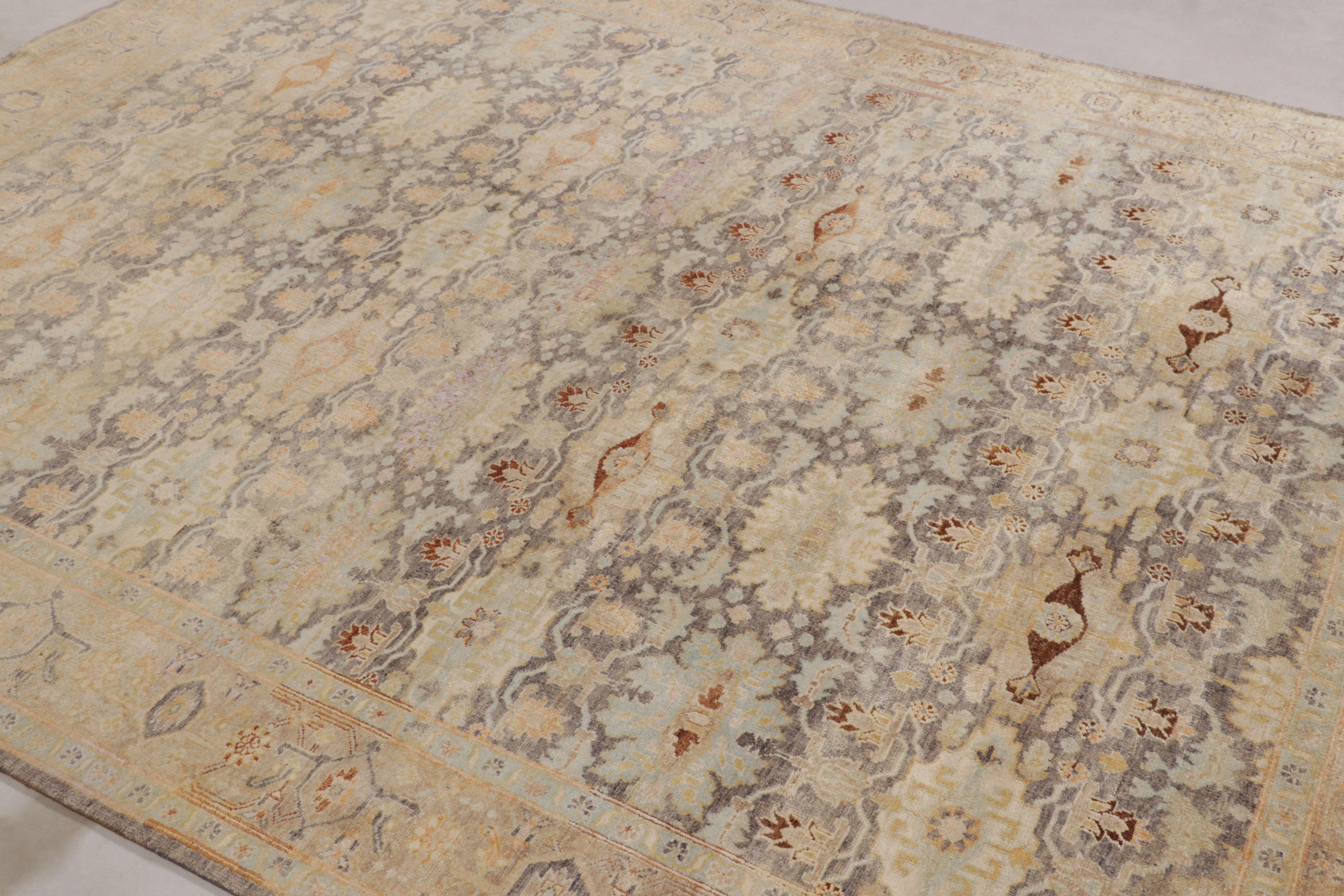 XXI secolo e contemporaneo Tappeto Modern Classics di Rug & Kilim in marrone antico, oro e blu polveroso a fiori in vendita
