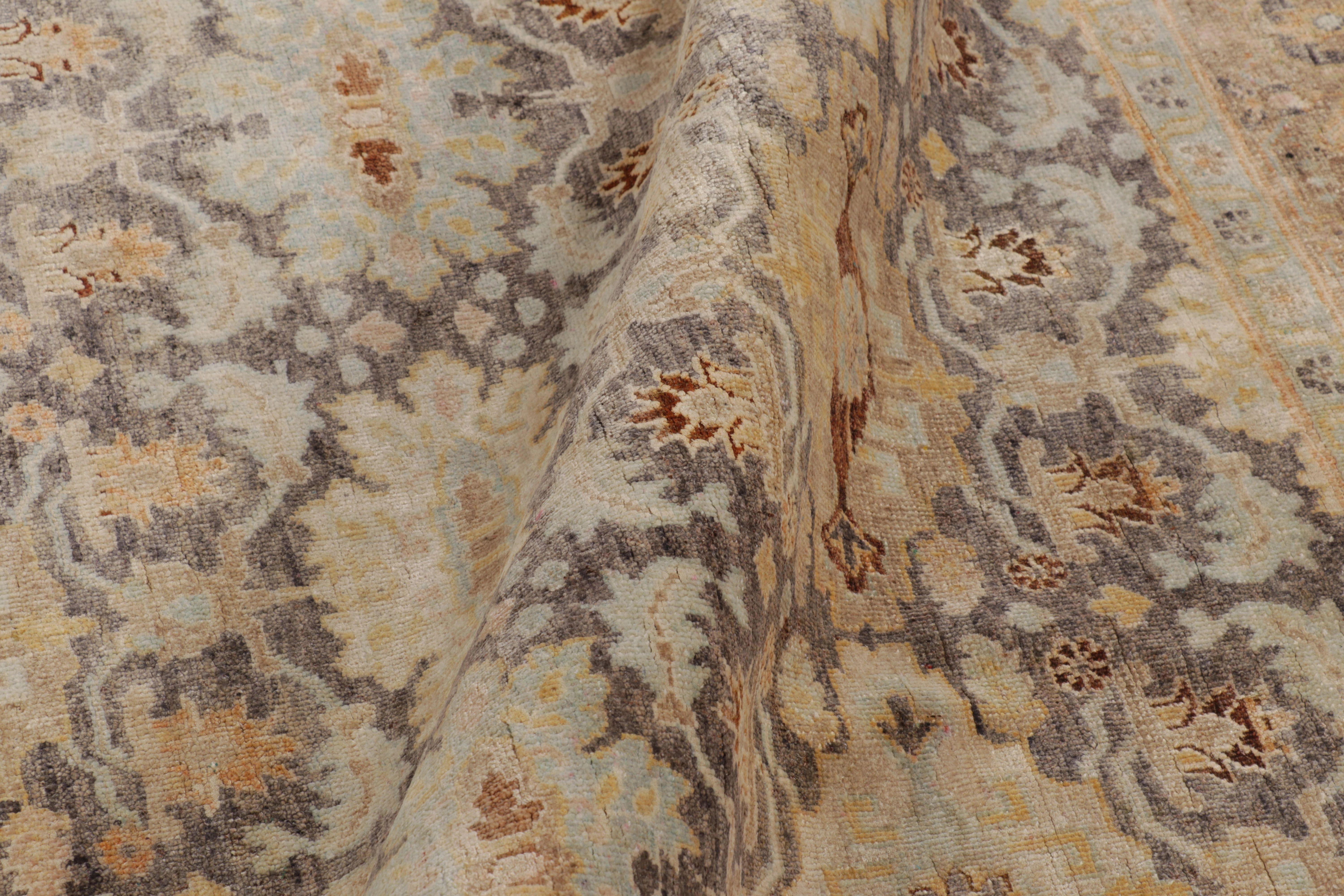 Tappeto Modern Classics di Rug & Kilim in marrone antico, oro e blu polveroso a fiori in vendita 1