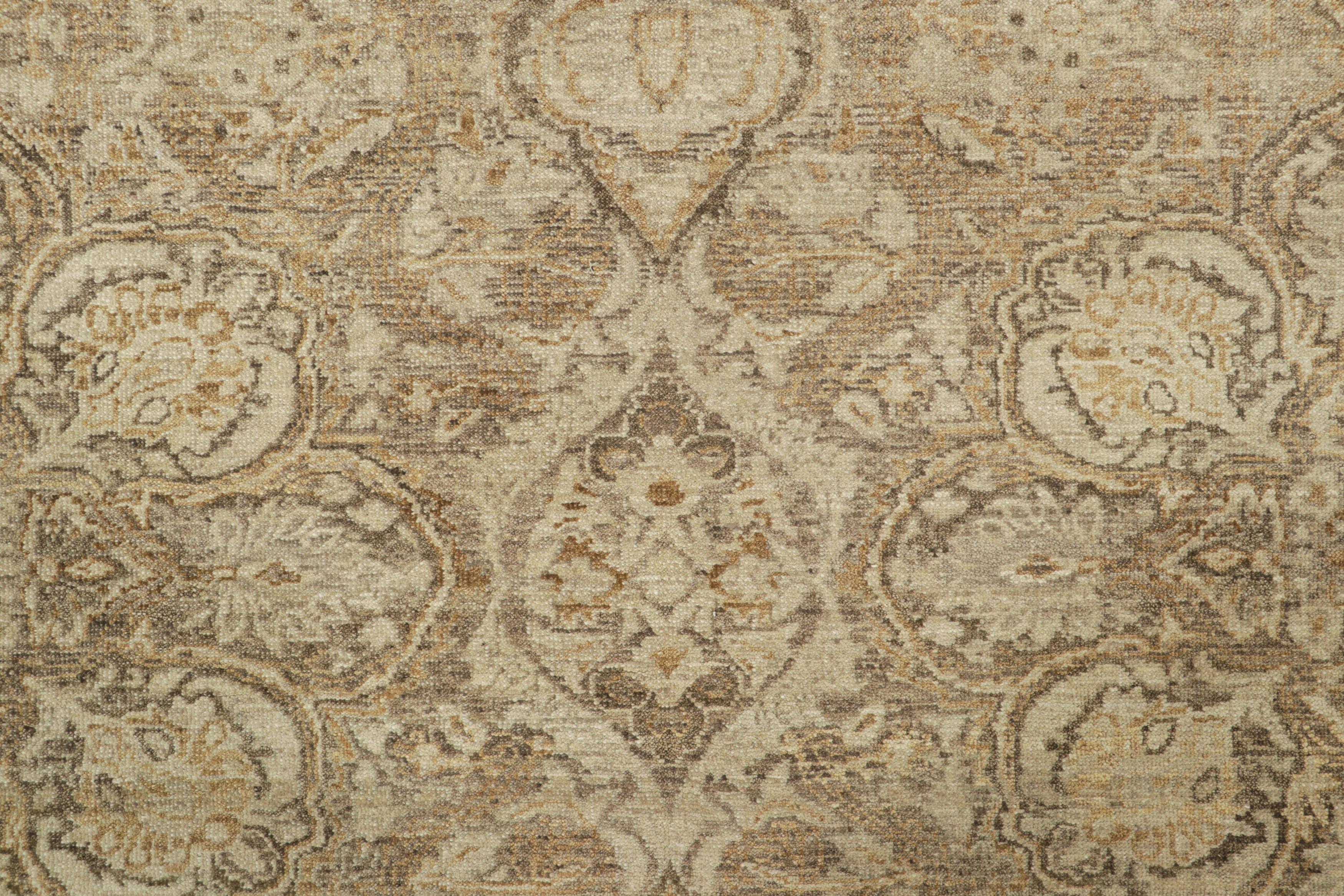 Indiano Tappeto Modern Classics di Rug & Kilim in beige-marrone e oro  Modelli floreali in vendita