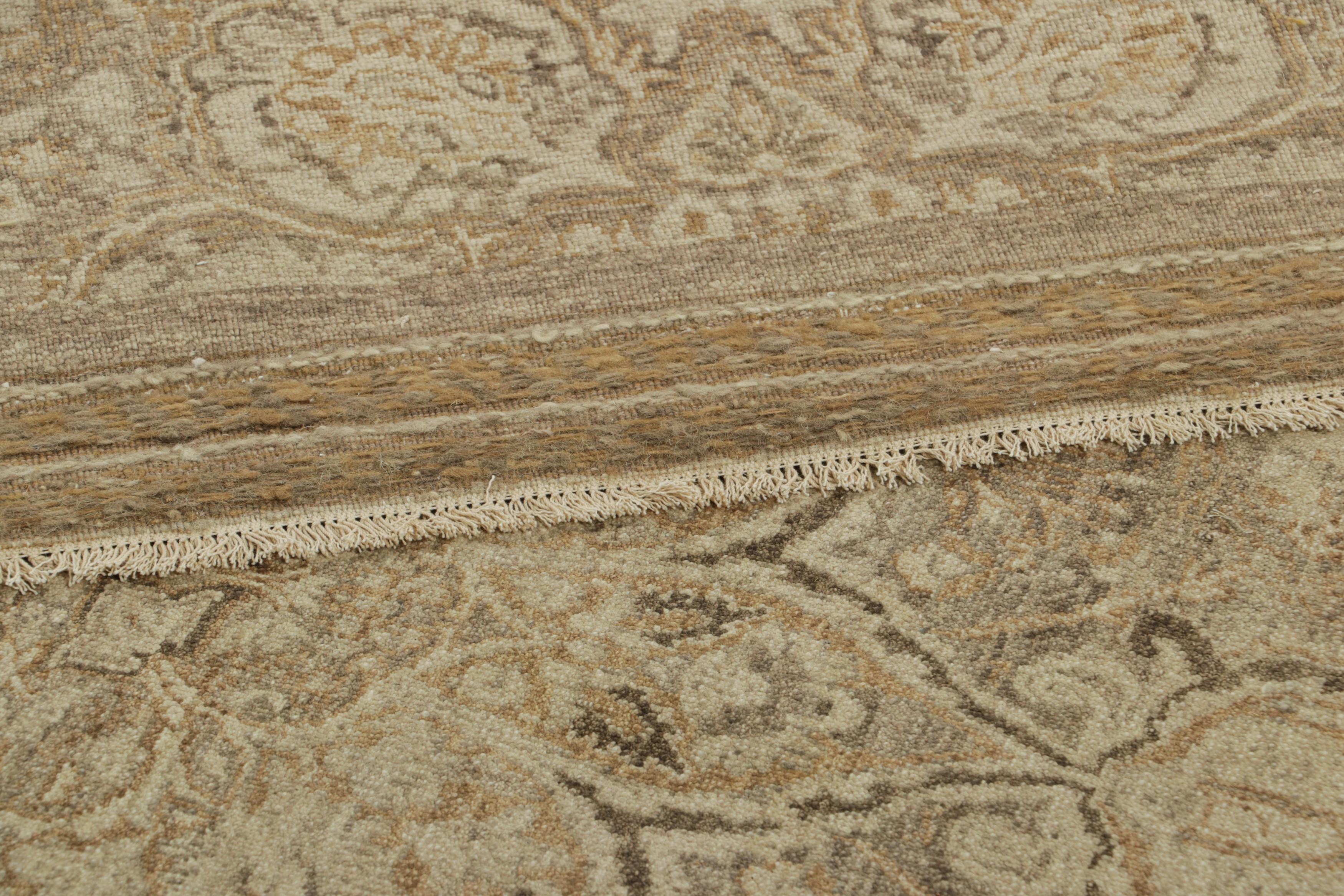 Lana Tappeto Modern Classics di Rug & Kilim in beige-marrone e oro  Modelli floreali in vendita