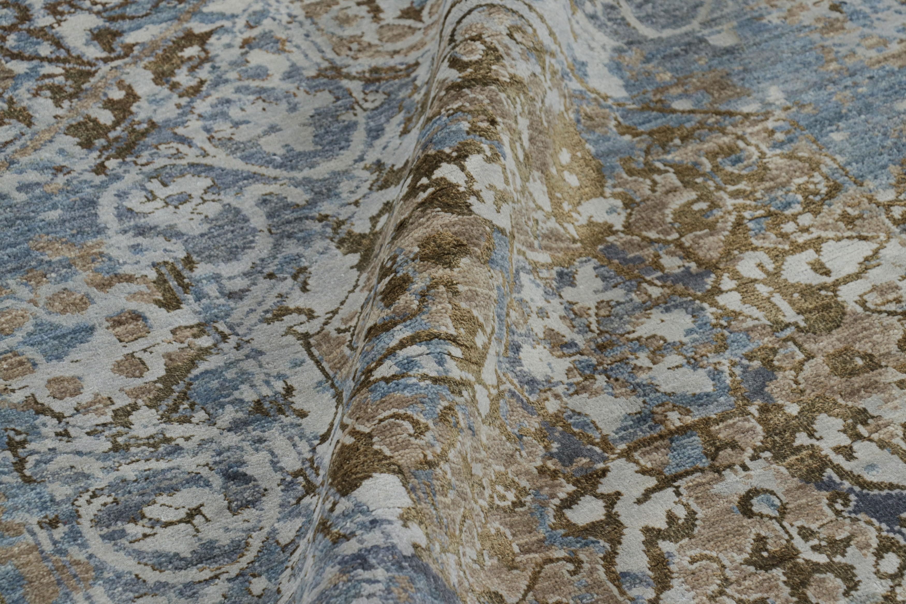 Lana Tappeto Modern Classics di Rug & Kilim in blu con medaglioni beige-marrone in vendita