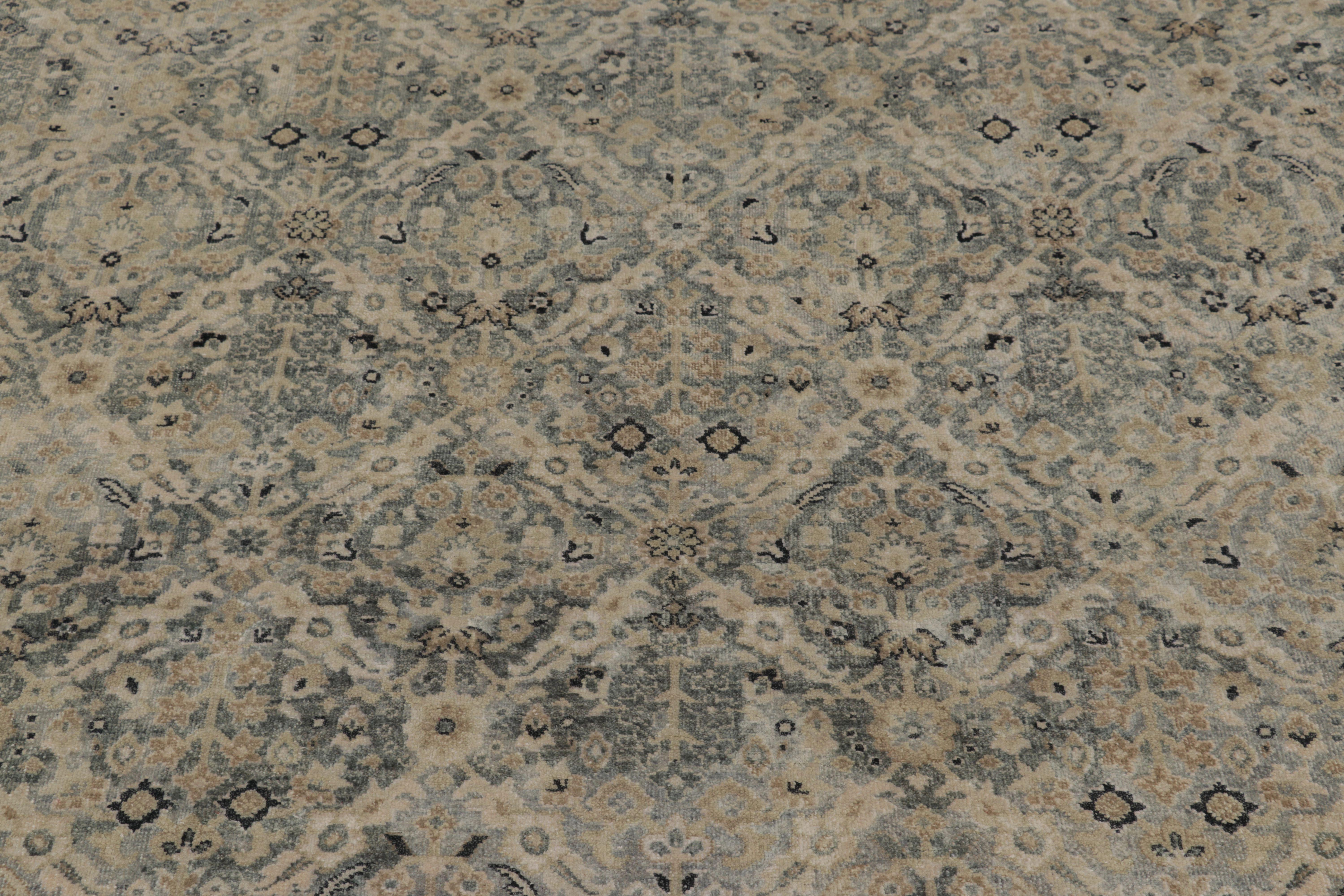 Tappeto Modern Classics di Rug & Kilim in blu con motivi floreali e geometrici beige In condizioni Nuovo in vendita a Long Island City, NY