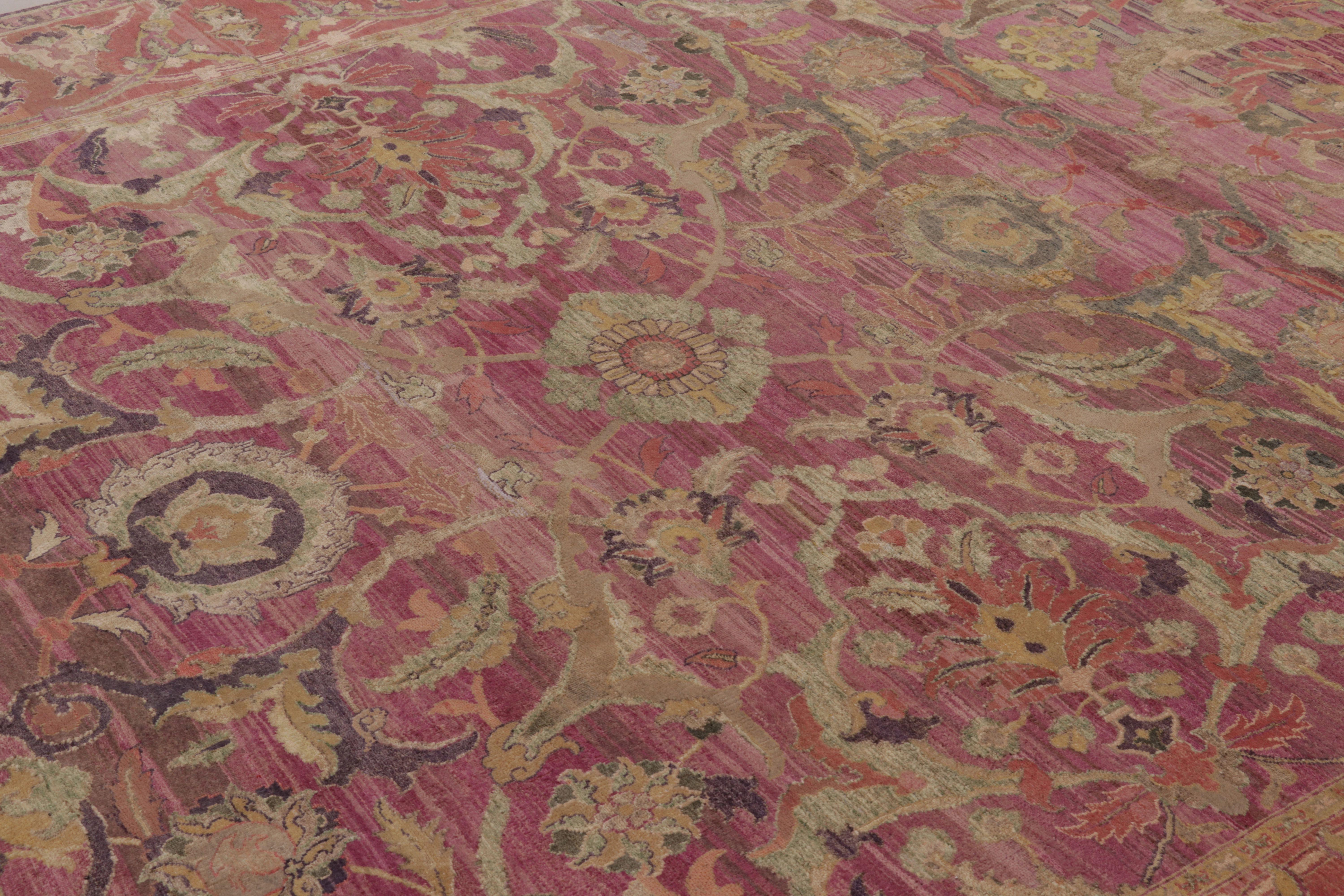 Rug & Kilim's Modern Classics Teppich in weichem Fuschia und Gold Traditionelles Medaillon im Zustand „Neu“ im Angebot in Long Island City, NY