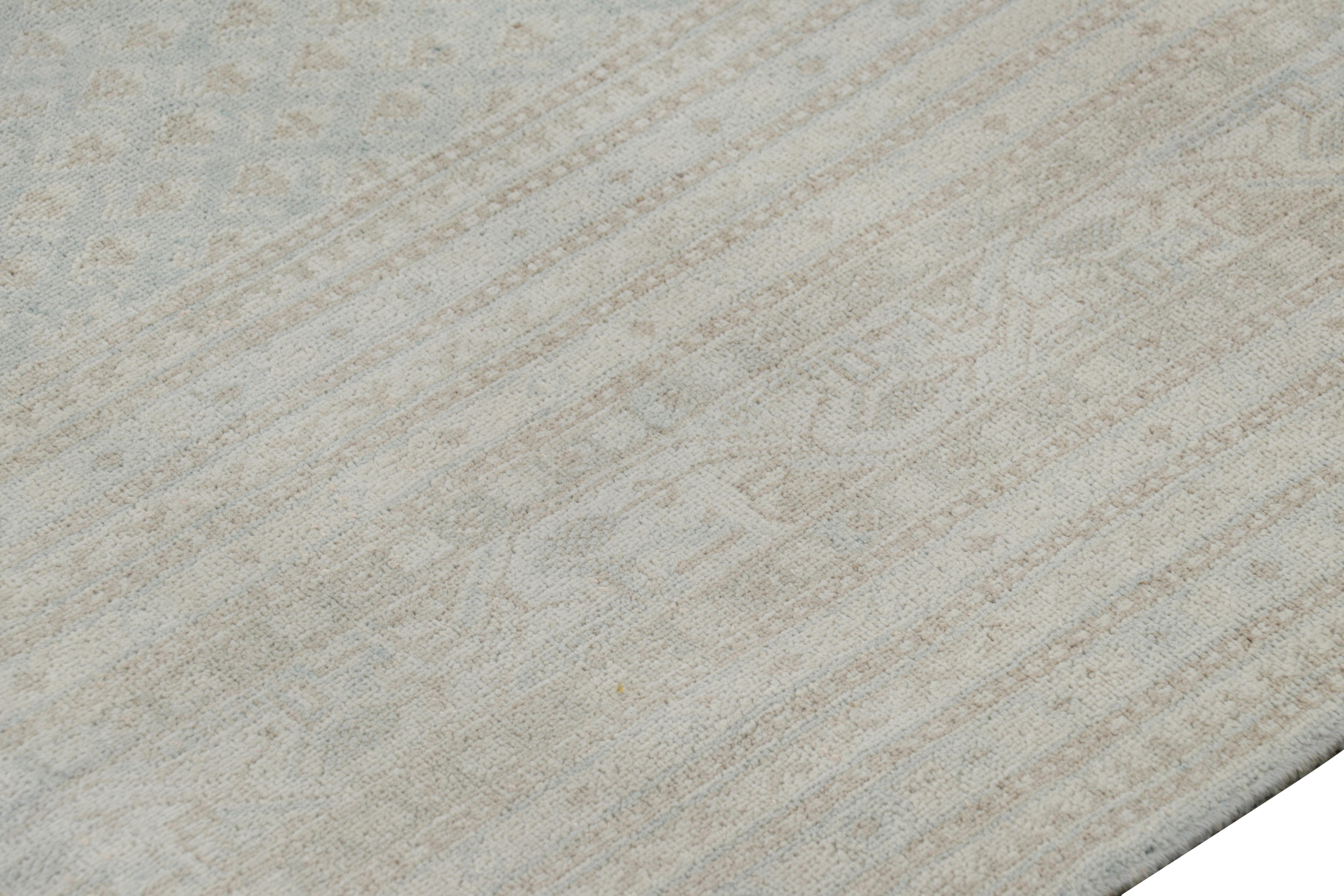 XXIe siècle et contemporain Tapis Rug & Kilim's Modern Classics avec motifs Paisley beige-brun et bleu en vente