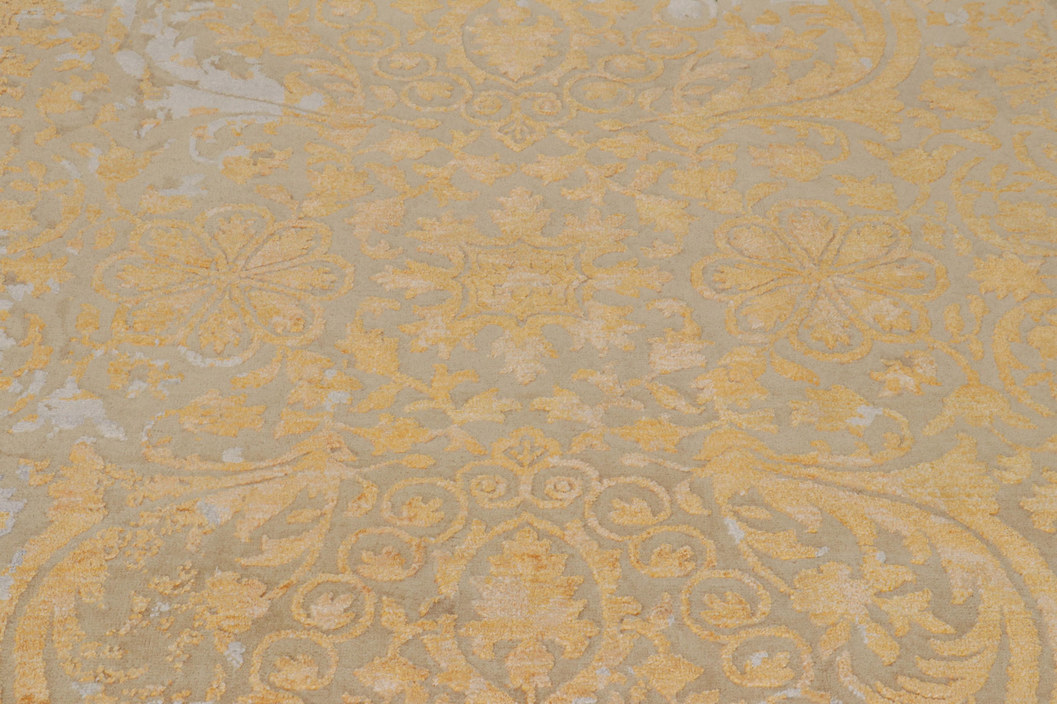 Handgeknüpft aus Wolle und Seide, ein 10x14 großer königlicher und doch so moderner Ansatz für klassische Teppiche in einer unserer elegantesten Konstruktionen. 

Über das Design: 

Eine grundlegende Idee, die unser Direktor Jahanshah Nazmiyal