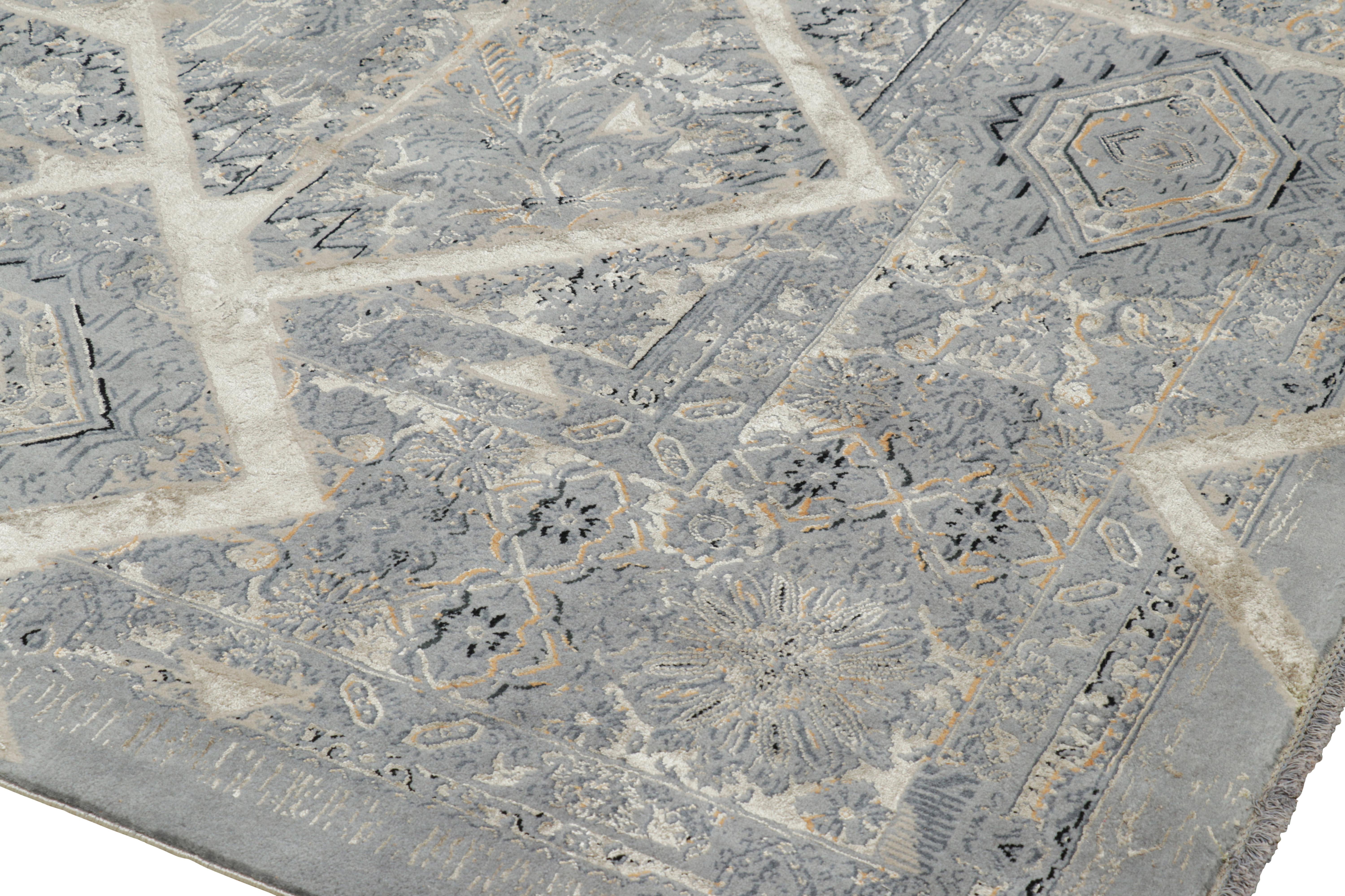 Rug & Kilim's Contemporary Teppich mit grauen Medaillons und geometrischen Mustern Kian (Moderne) im Angebot