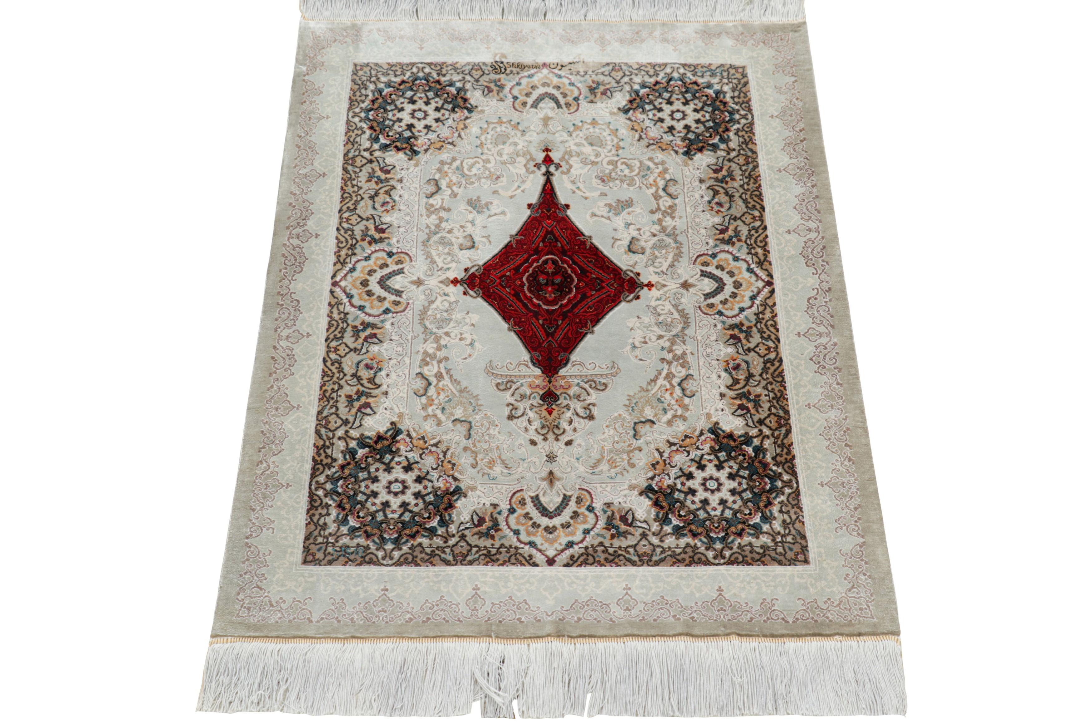 Noué à la main Tapis Modern Classics de Rug & Kilim avec médaillon rouge en vente