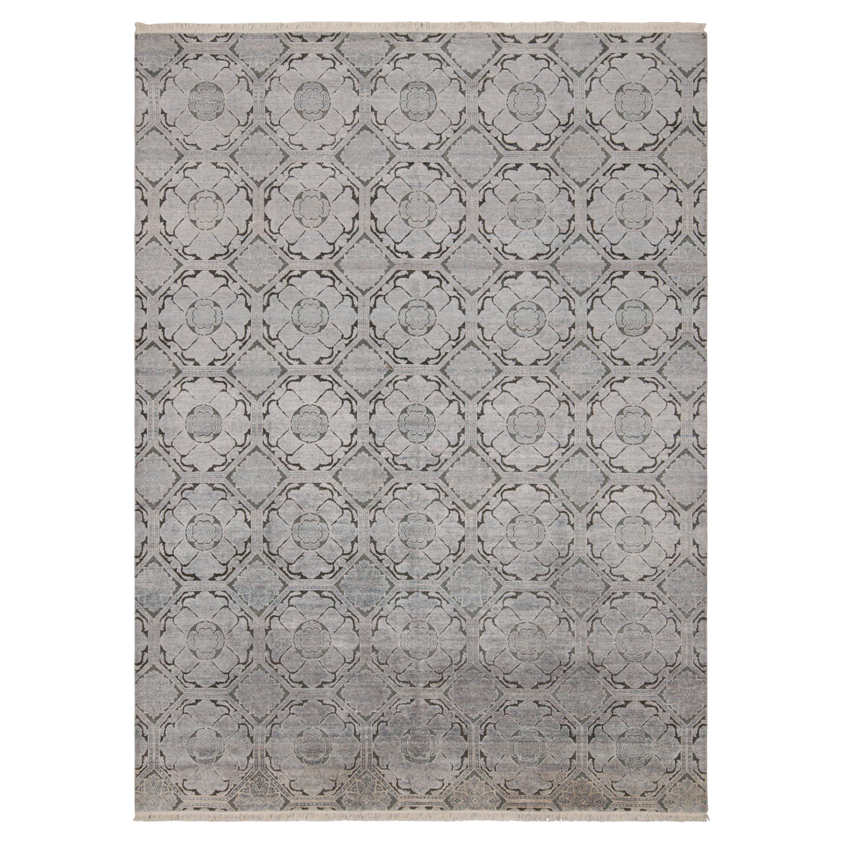 Rug & Kilim's Modern Classics Rug With Silver-Gray and Blue Medallions (Tapis Modernes avec médaillons gris-argent et bleus) en vente