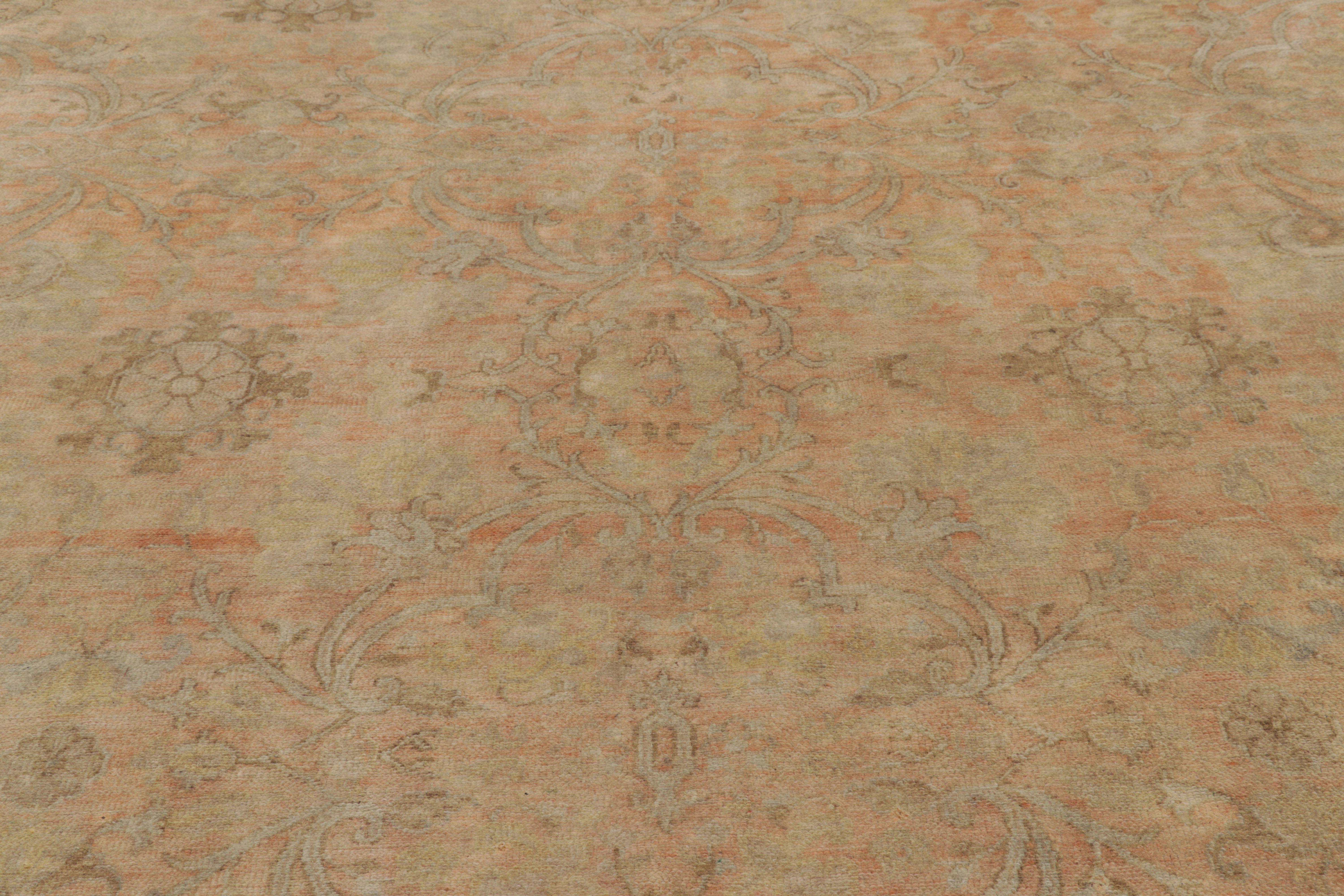Rug & Kilim's Modern Classics Teppich mit traditionellem All-Over-Muster in Gold und (Handgeknüpft) im Angebot