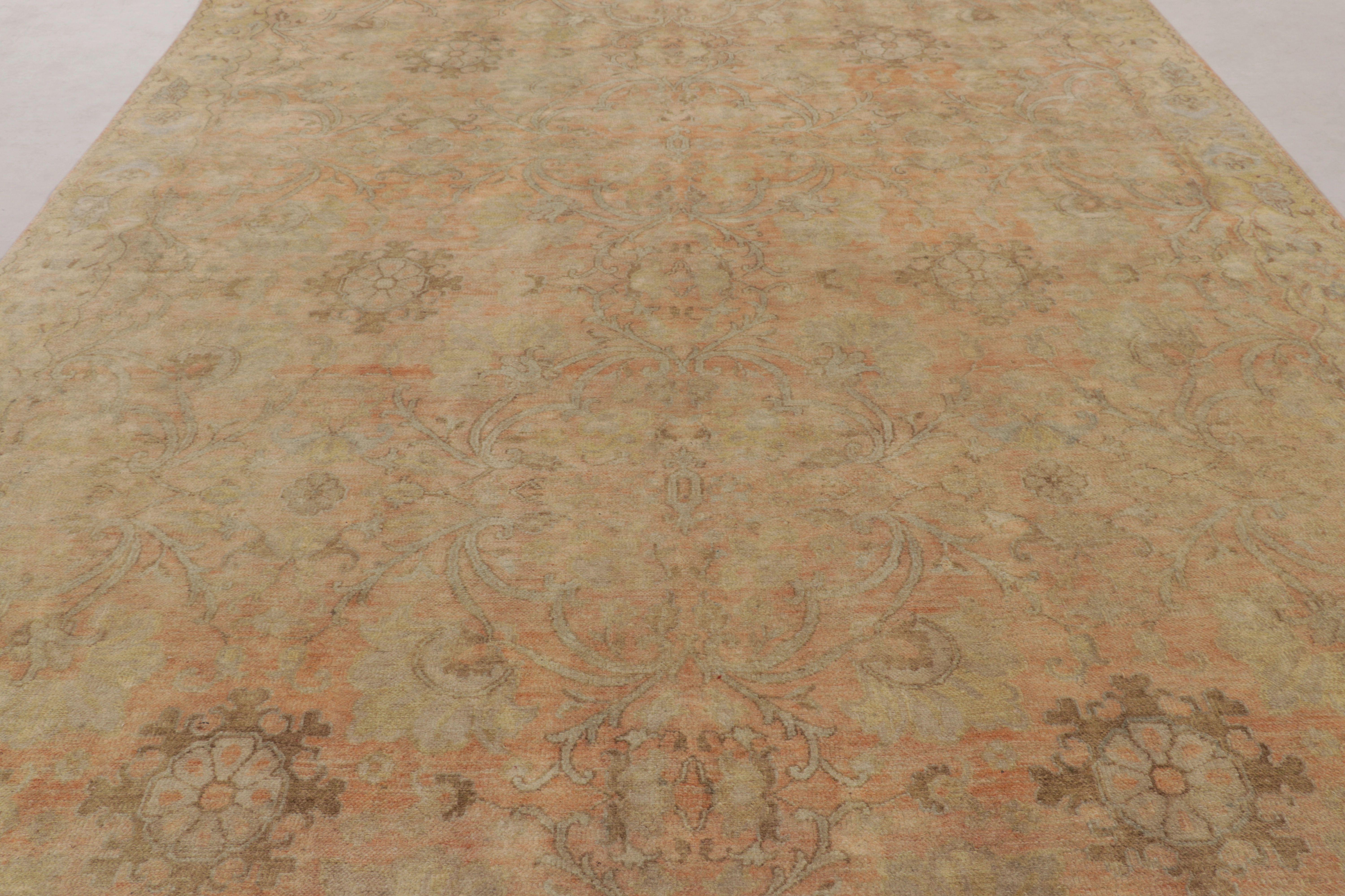 Rug & Kilim's Modern Classics Teppich mit traditionellem All-Over-Muster in Gold und (21. Jahrhundert und zeitgenössisch) im Angebot