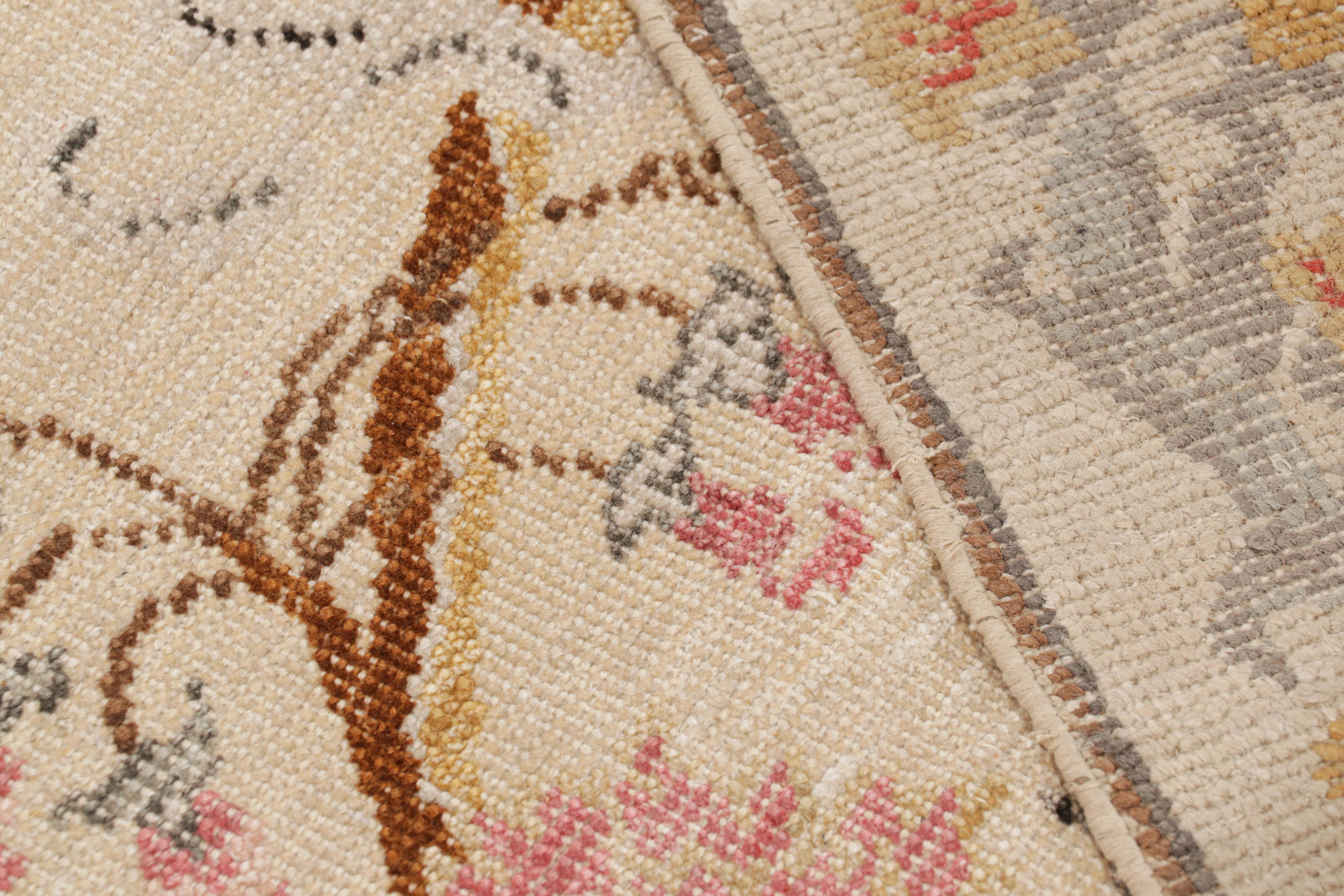 Rug & Kilim's Modern Classics Läufer in Creme mit Blumenmustern (Seide) im Angebot