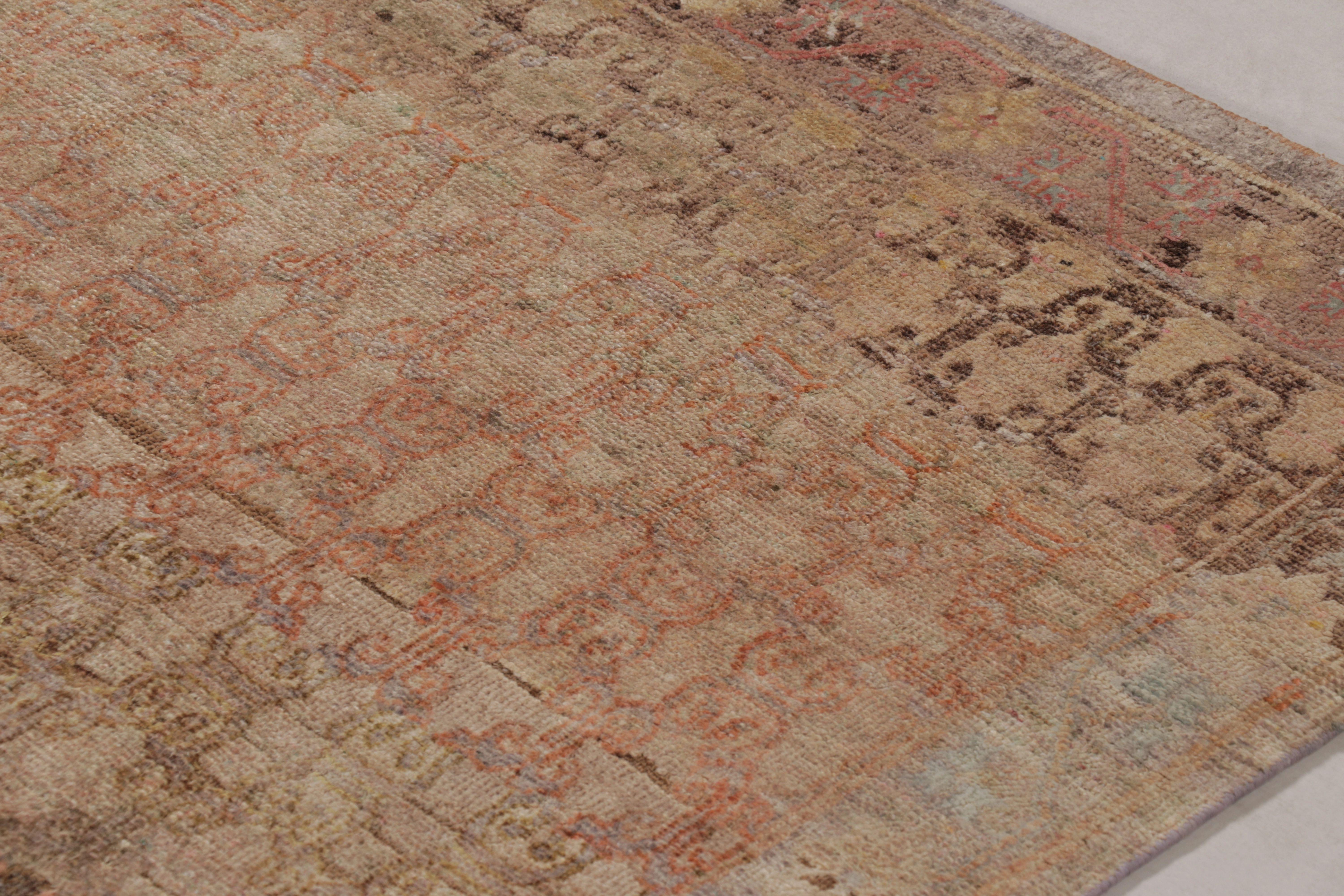 This magnificent 4x13 runner rug, hand-knotted in wool and silk, from rug & Kilim’s Modern Classics Collection, is a masterful study in ombre color-wash and transitional design. The traditional quatrefoil lattice pattern is set against a field