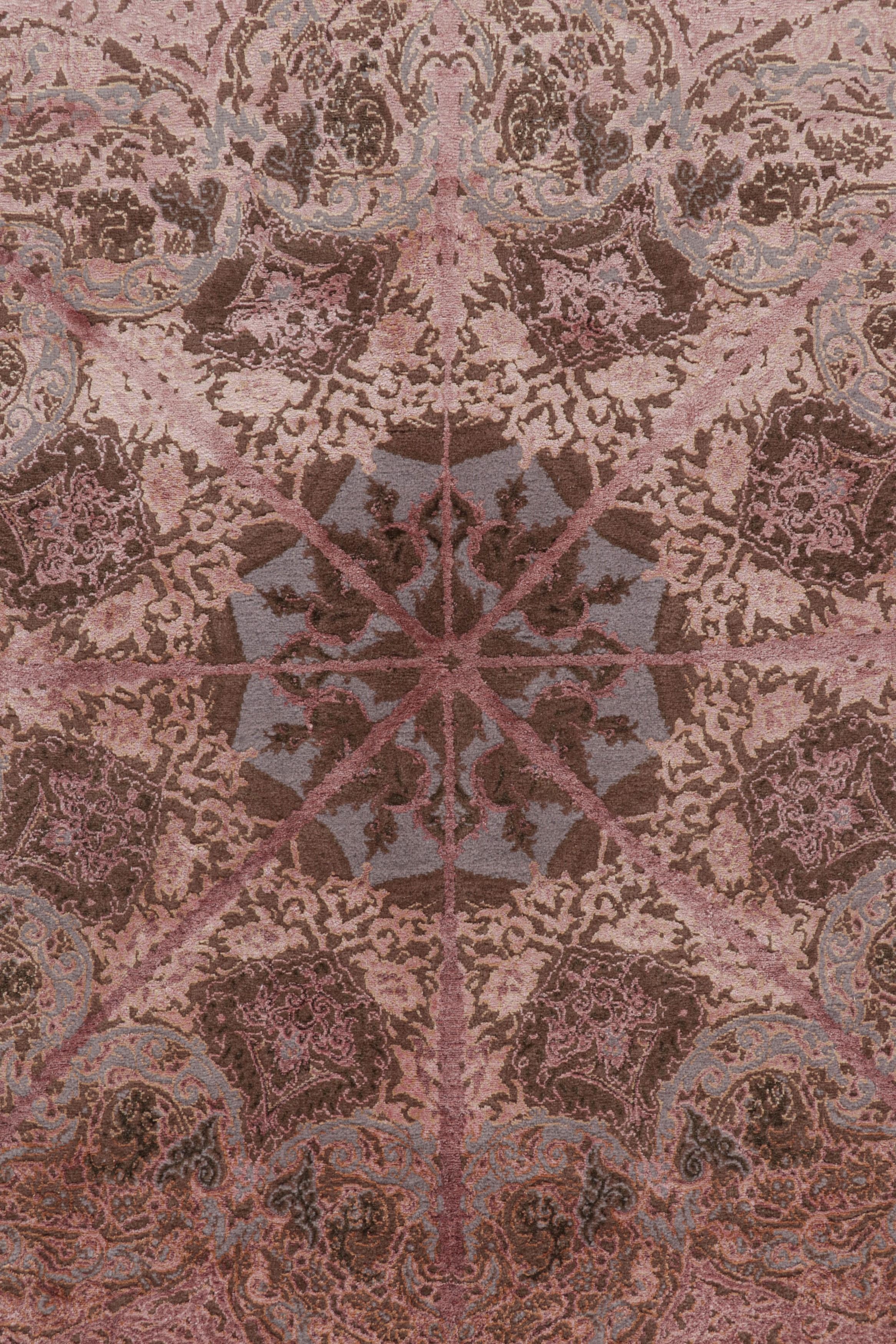 Moderno Tappeto quadrato Modern Classics di Rug & Kilim, marrone con medaglione rosa 