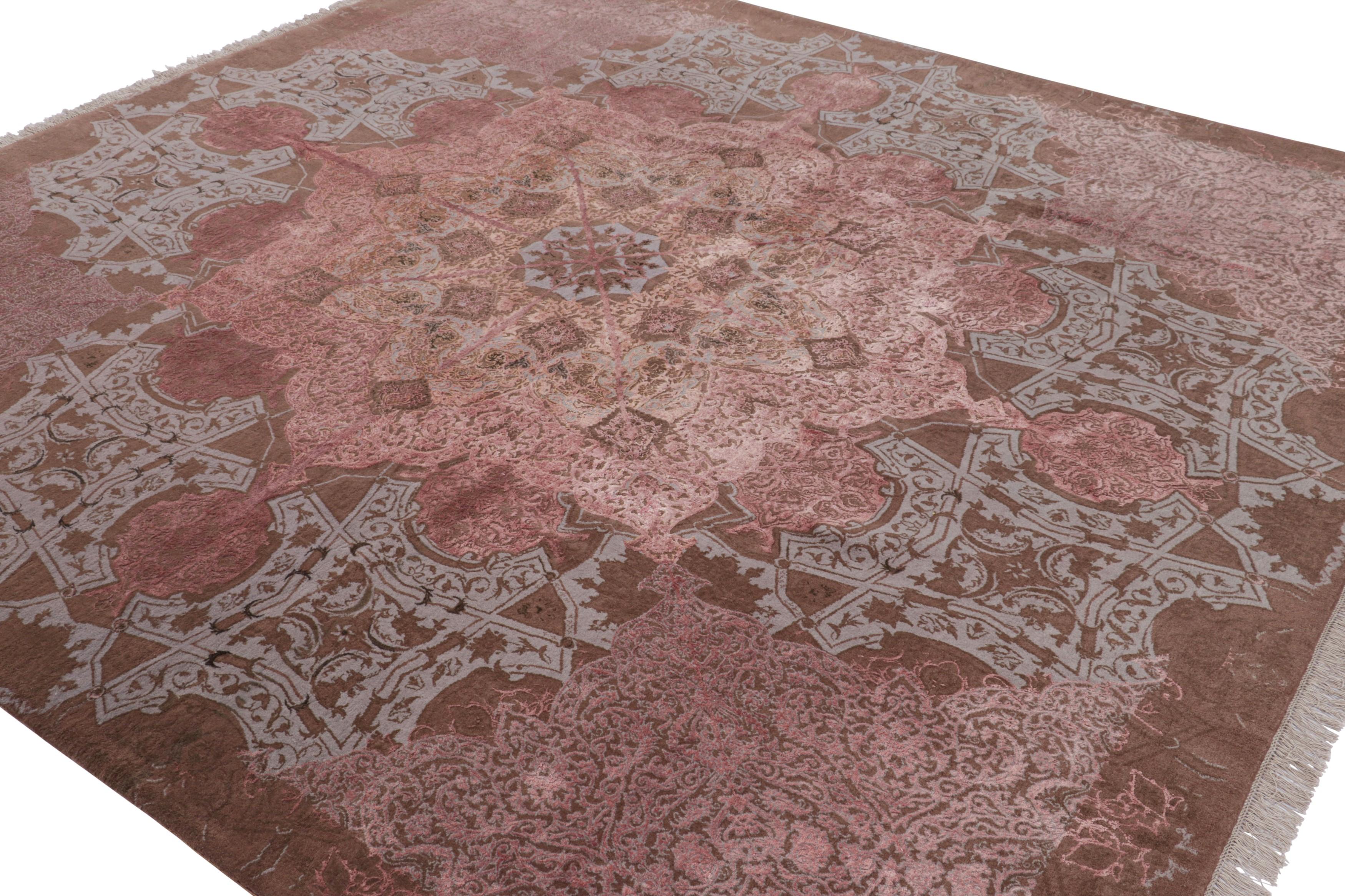 Annodato a mano Tappeto quadrato Modern Classics di Rug & Kilim, marrone con medaglione rosa 