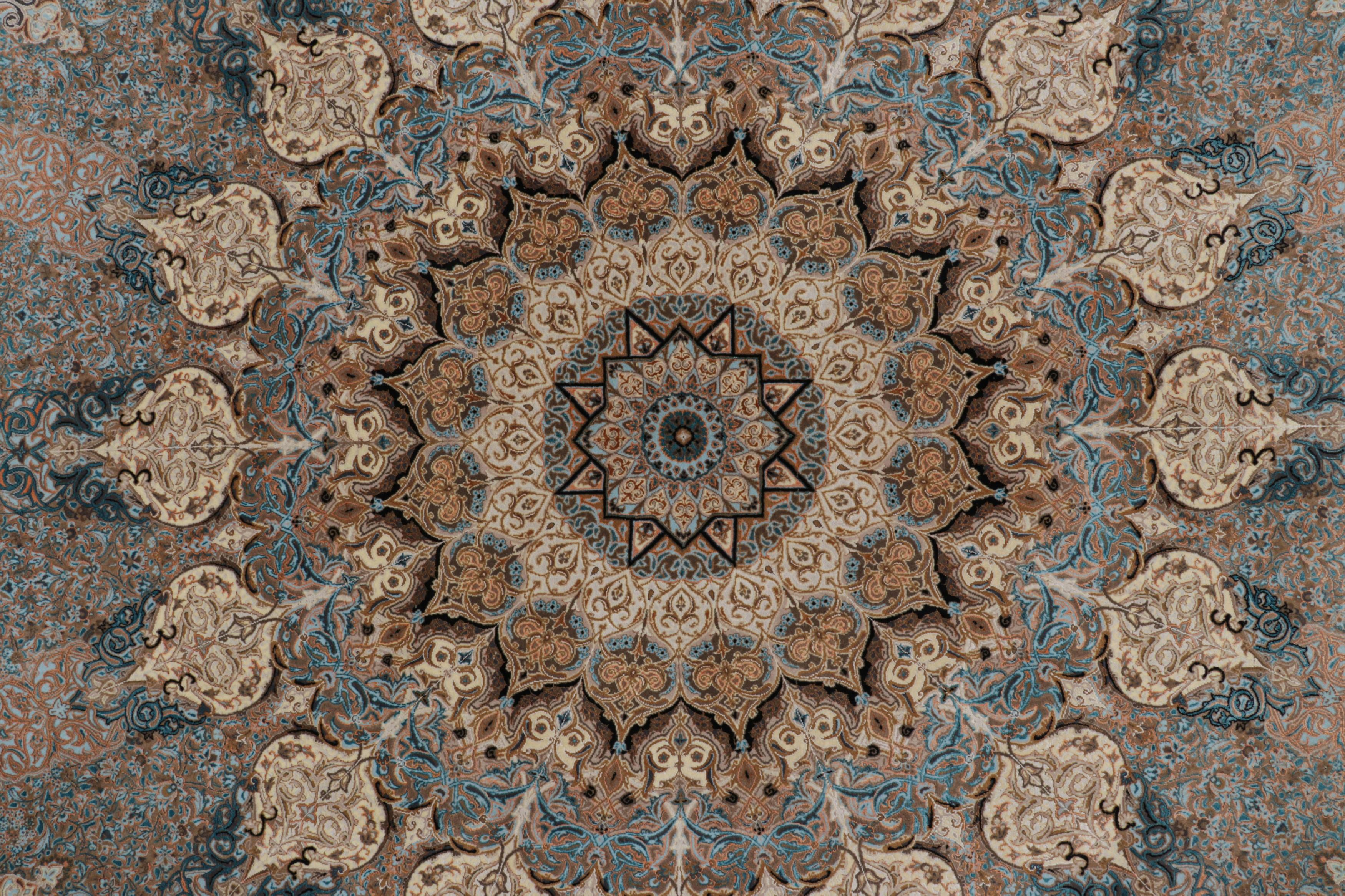 Moderne Tapis carré Modern Classics de Rug & Kilim, médaillon floral complexe Shadzi en vente