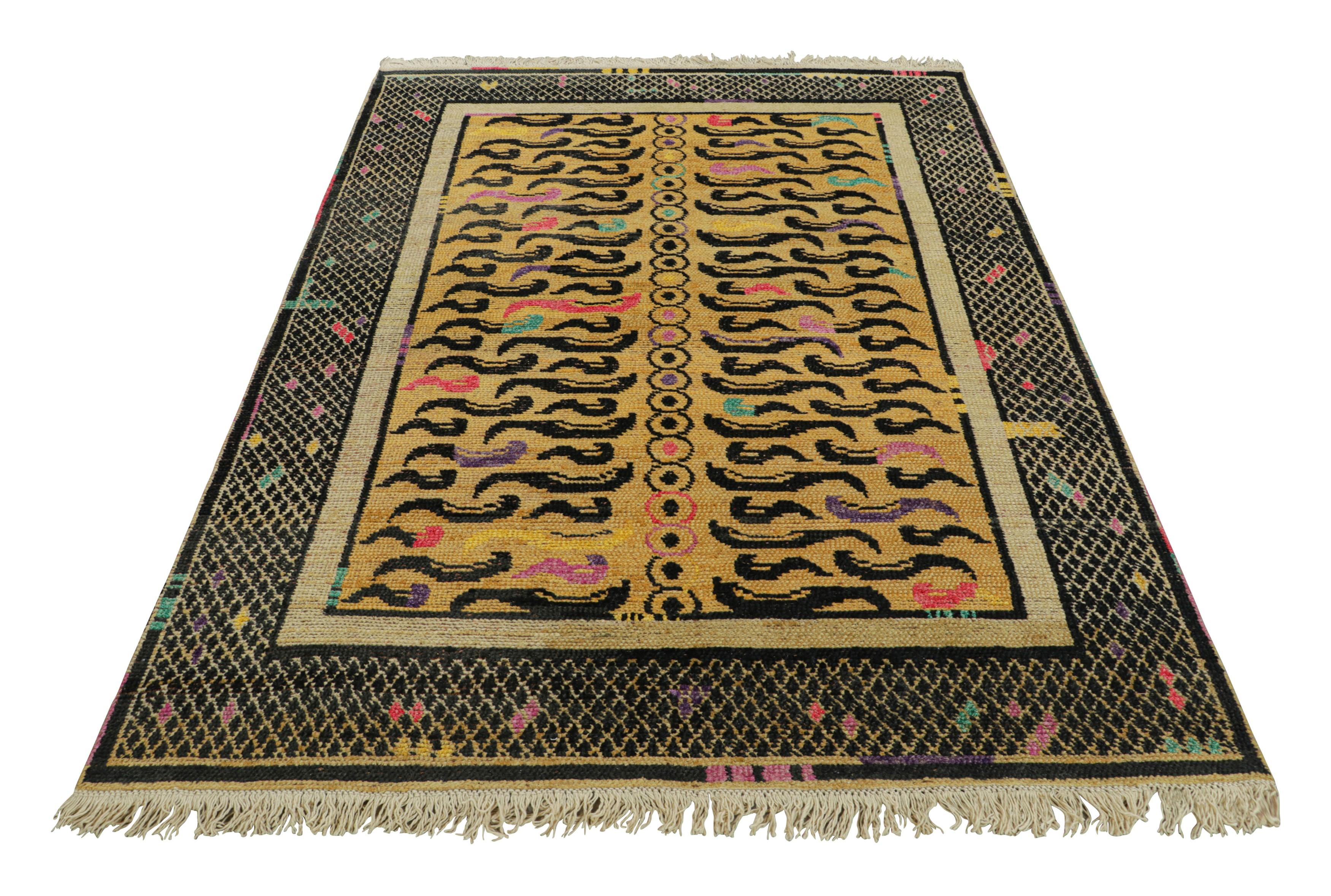 Annodato a mano Tappeto Modern Classics Tiger di Rug & Kilim nei toni dell'oro e del nero in vendita