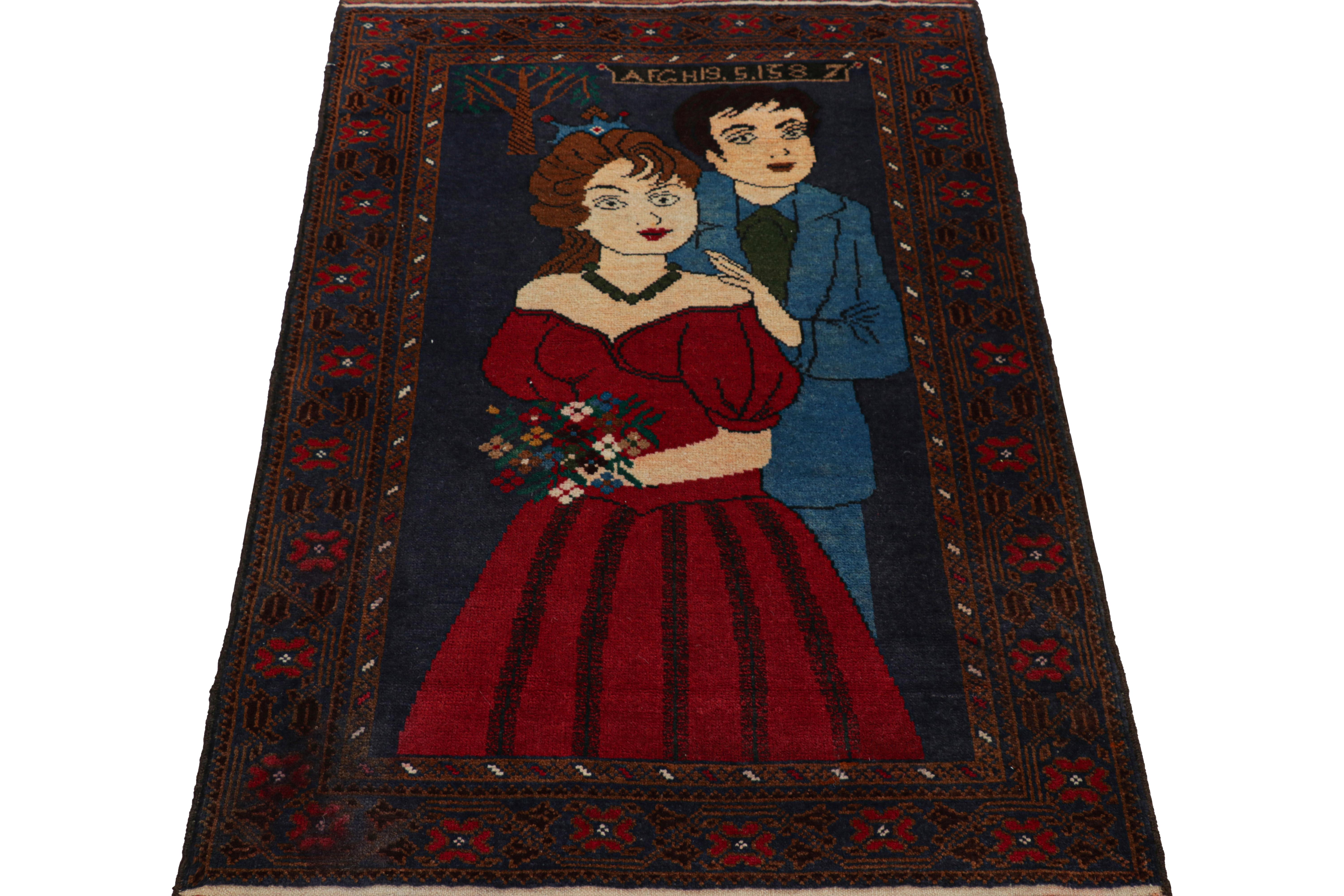 Noué à la main Rug & Kilim's Modern Classics Tapis tribal en beige avec pictogrammes humains en vente