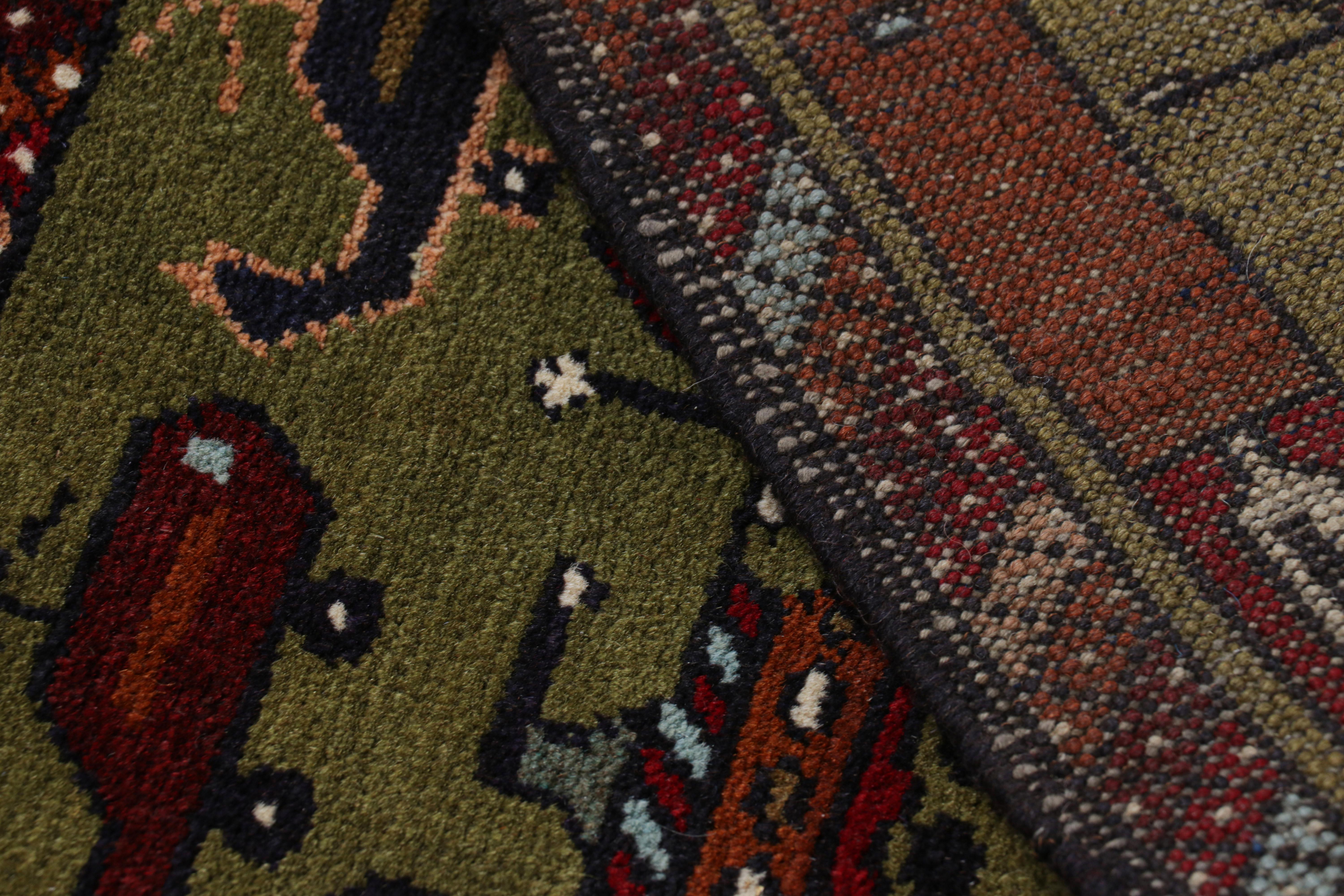 XXI secolo e contemporaneo Tappeto tribale Modern Classics di Rug & Kilim con foto di elicotteri e carri armati in vendita