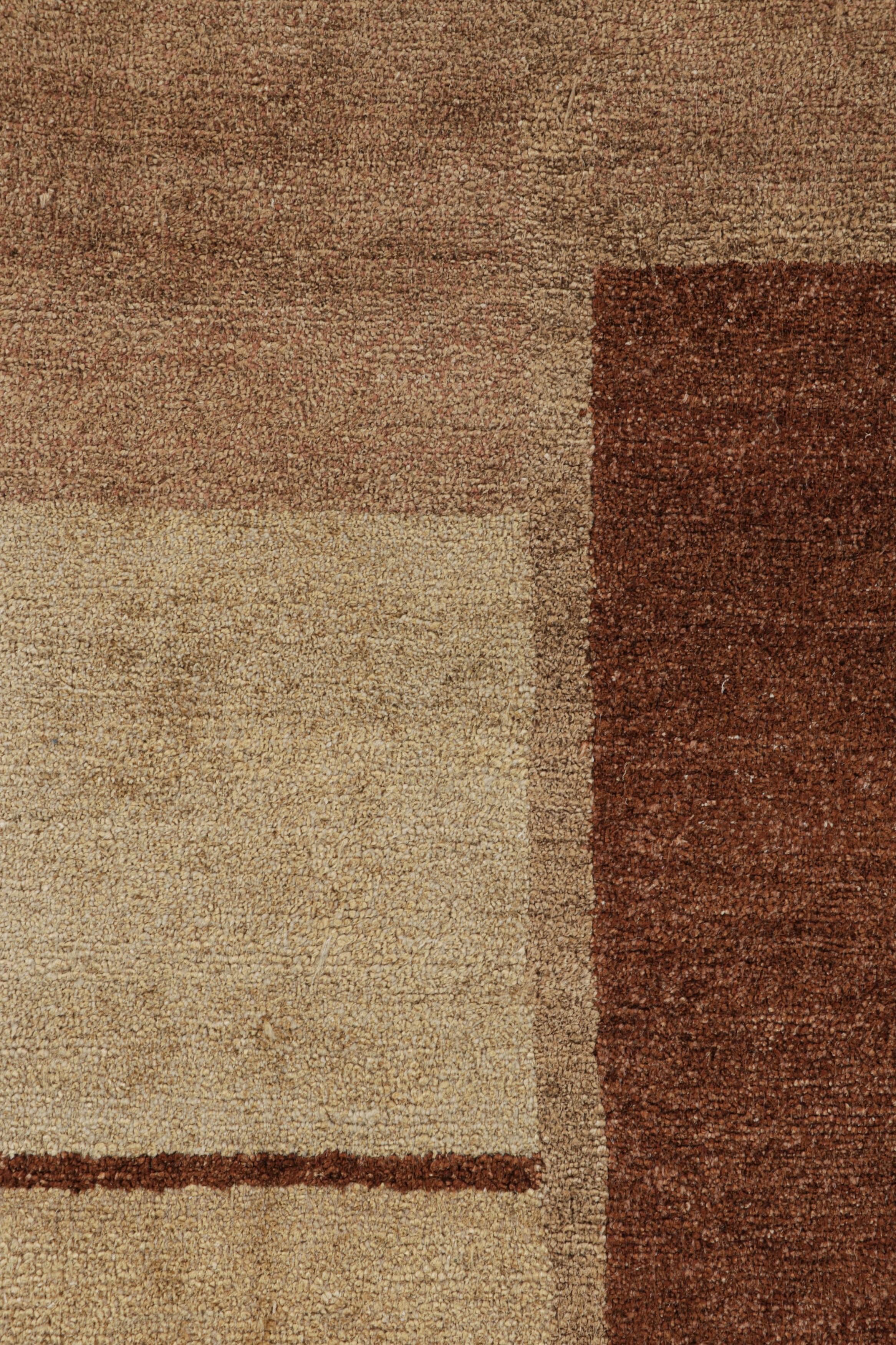 Laine Rug & Kilim's Modern Cubist Style Rug with Beige-Brown Geometric Patterns (tapis moderne de style cubiste avec des motifs géométriques beige-brun) en vente