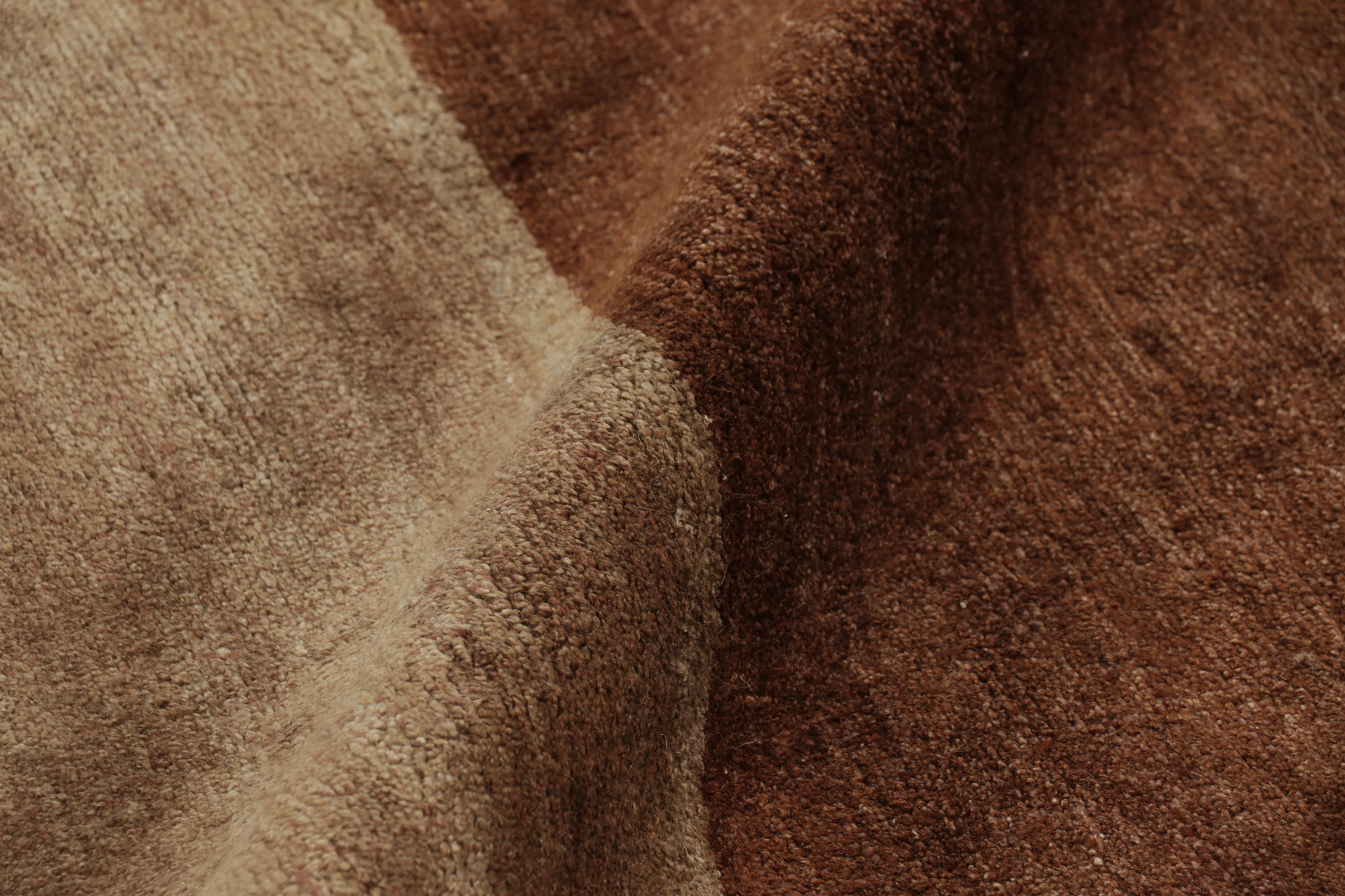 Rug & Kilim's Modern Cubist Style Rug with Beige-Brown Geometric Patterns (tapis moderne de style cubiste avec des motifs géométriques beige-brun) en vente 1