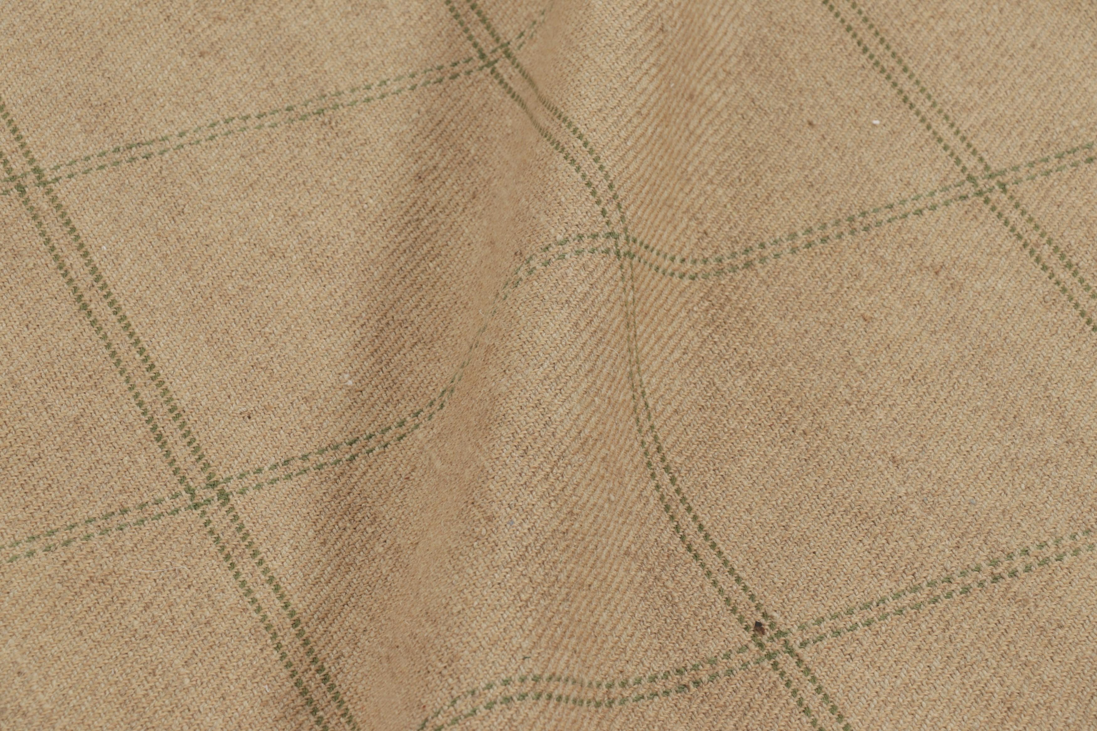 XXI secolo e contemporaneo Rug & Kilim: design moderno di un tappeto personalizzato in beige con motivi geometrici verdi in vendita