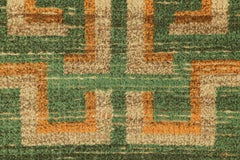 The Modern & Kilim's Modern Custom Rug Sample, Green and Beige-Brown Greek Key Patterns (échantillon de tapis moderne sur mesure, vert et beige-brun)