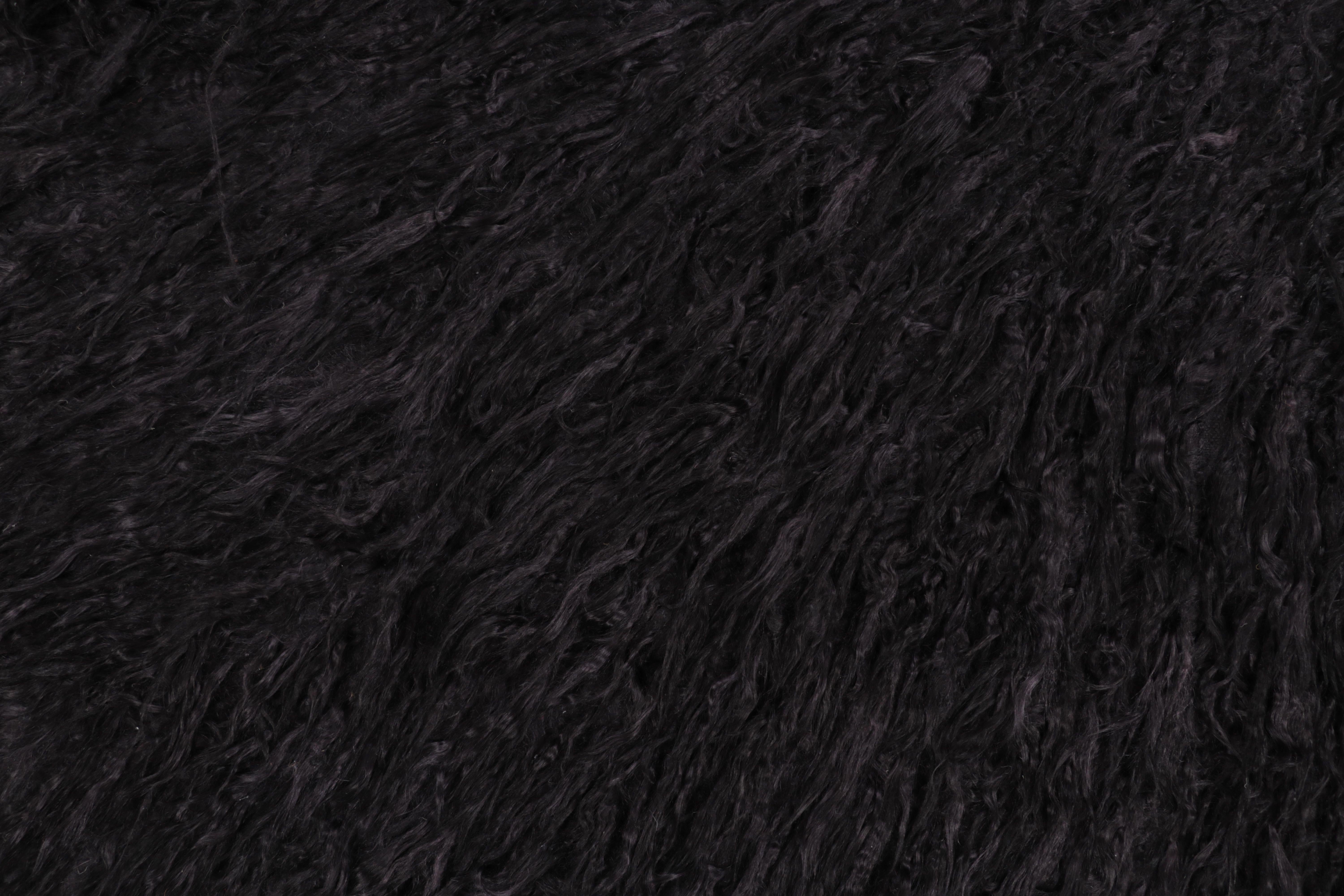 Moderner Filikli Shag-Teppich von Rug & Kilim in Schwarz (21. Jahrhundert und zeitgenössisch) im Angebot