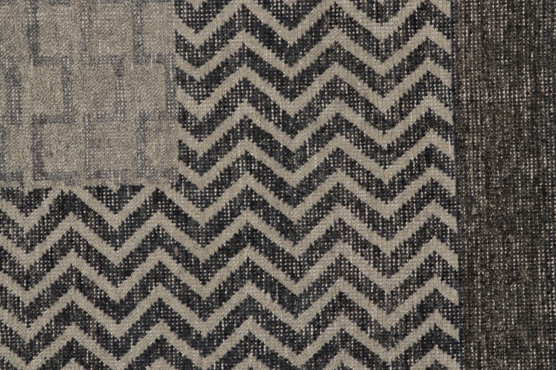 Moderner französischer Art-Déco-Teppich von Rug & Kilim, mit geometrischen Mustern (21. Jahrhundert und zeitgenössisch) im Angebot