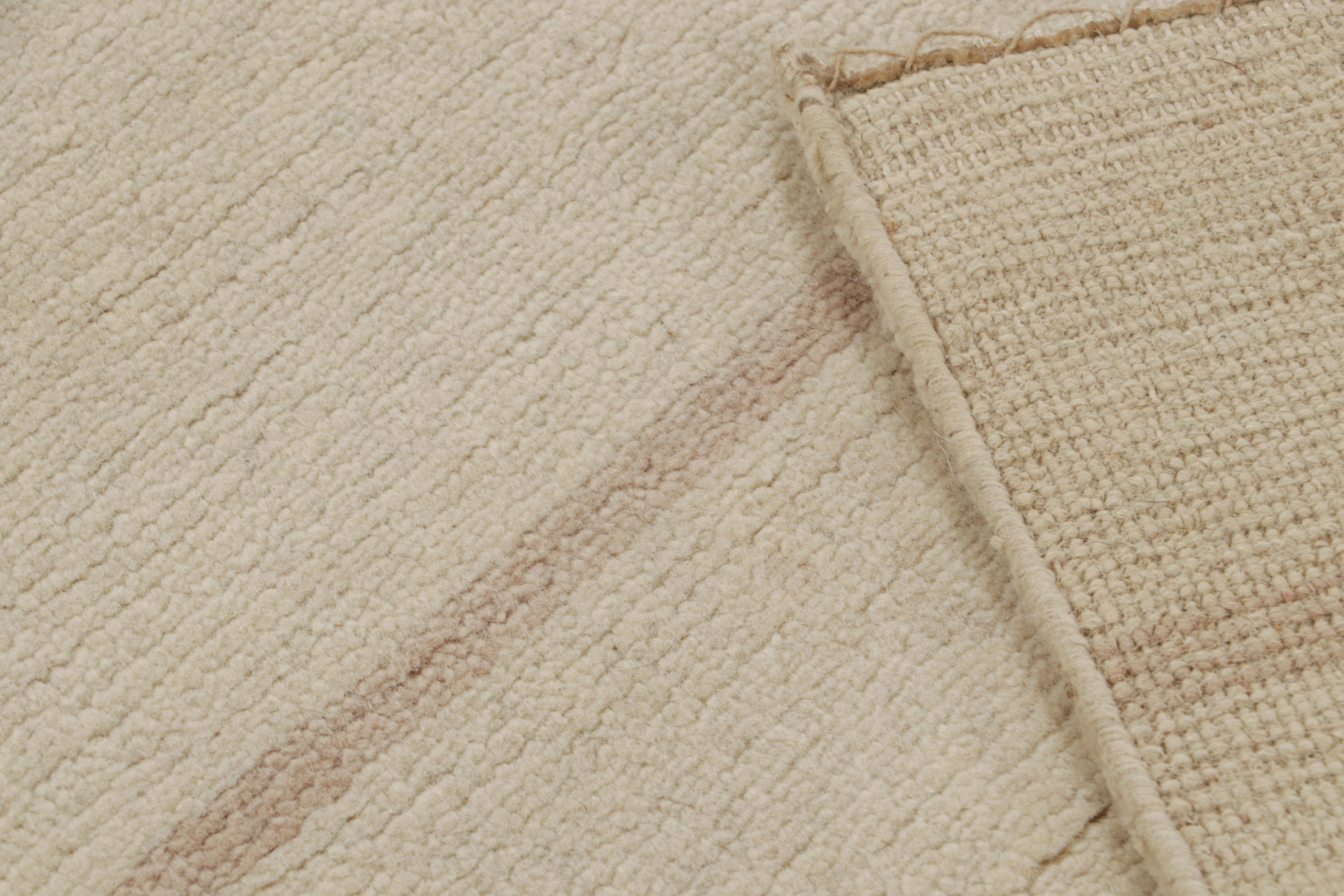 Laine Rug & Kilim's Modern French Art Deco Style Rug in Beige-Brown Geometric Pattern (tapis moderne de style Art déco français à motifs géométriques beige et marron) en vente