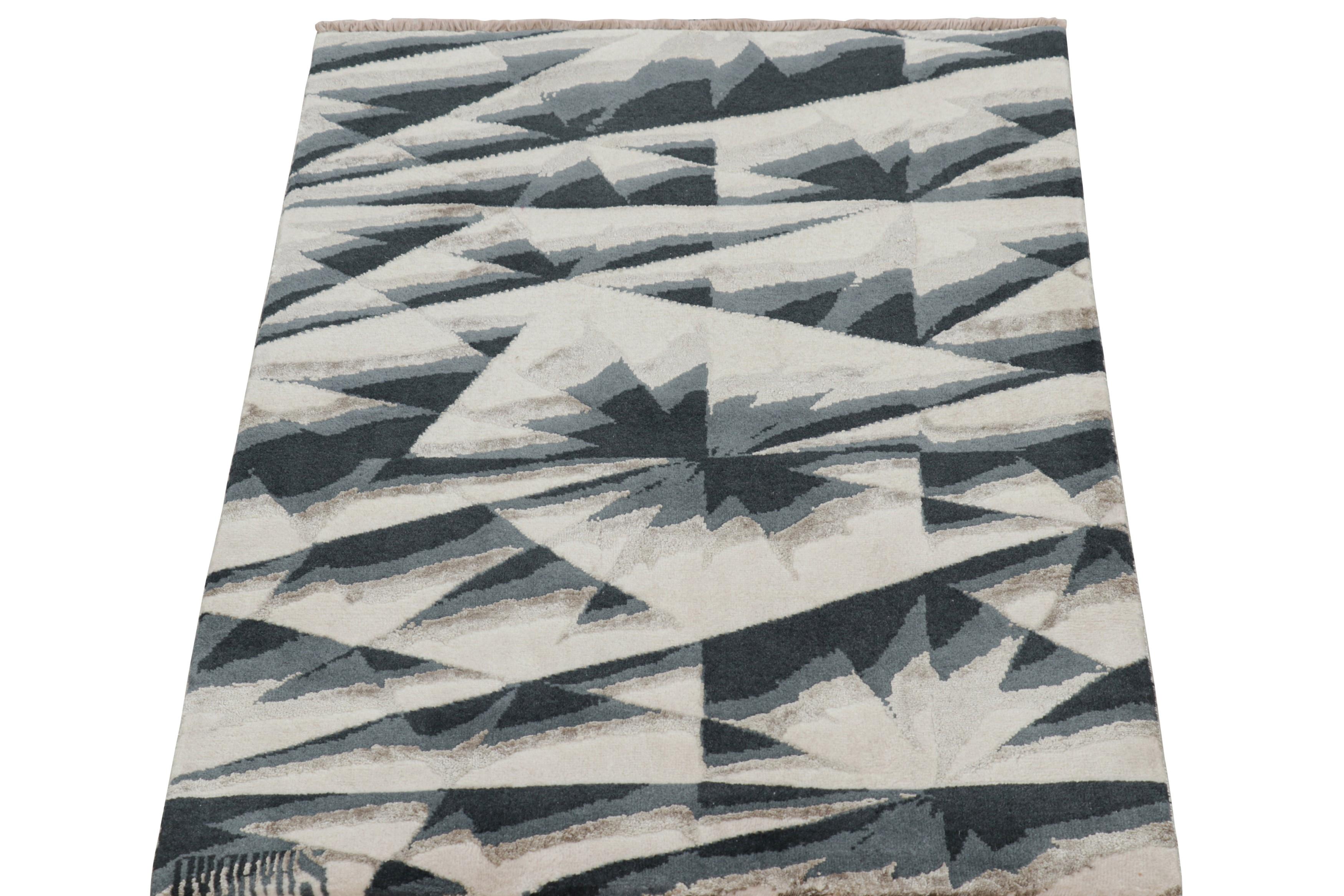Rug & Kilim's Modern Geometric Abstract Rug (Indisch) im Angebot
