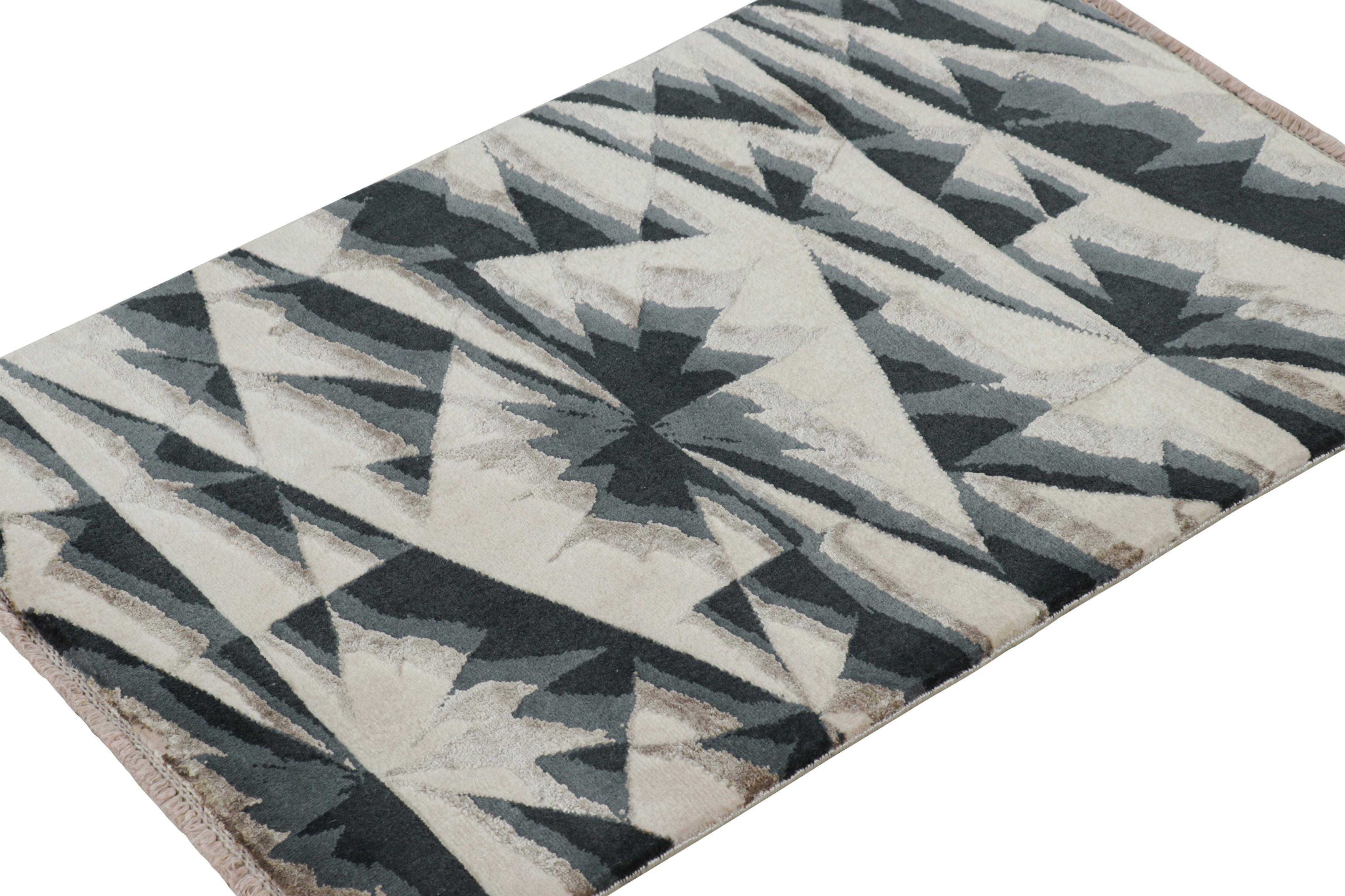 Rug & Kilim's Modern Geometric Abstract Rug (Handgeknüpft) im Angebot