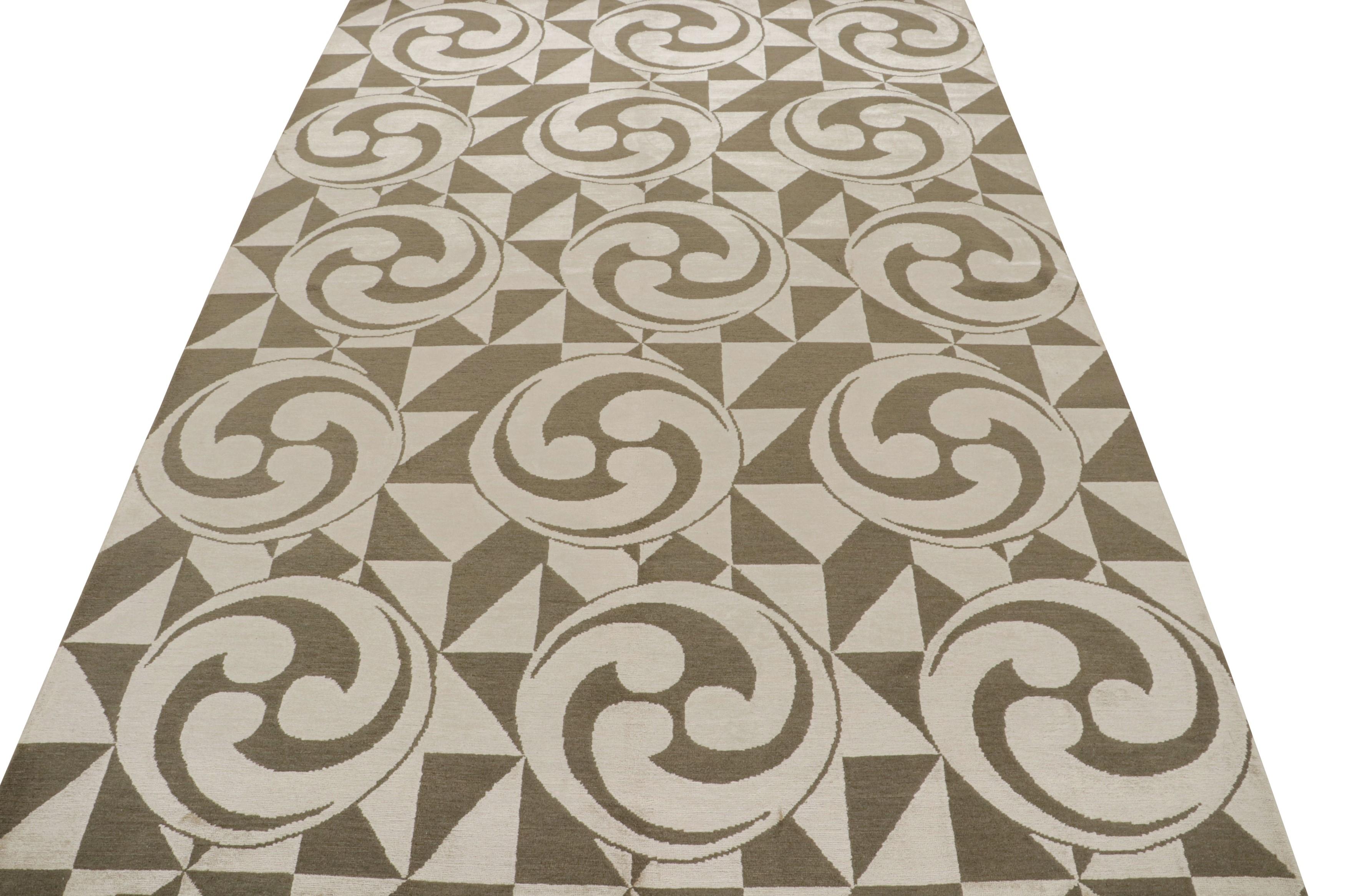 Rug & Kilim's Moderner geometrischer Teppich in Beige-Braun und Creme-Tönen Kaleidoskop (Nepalesisch) im Angebot