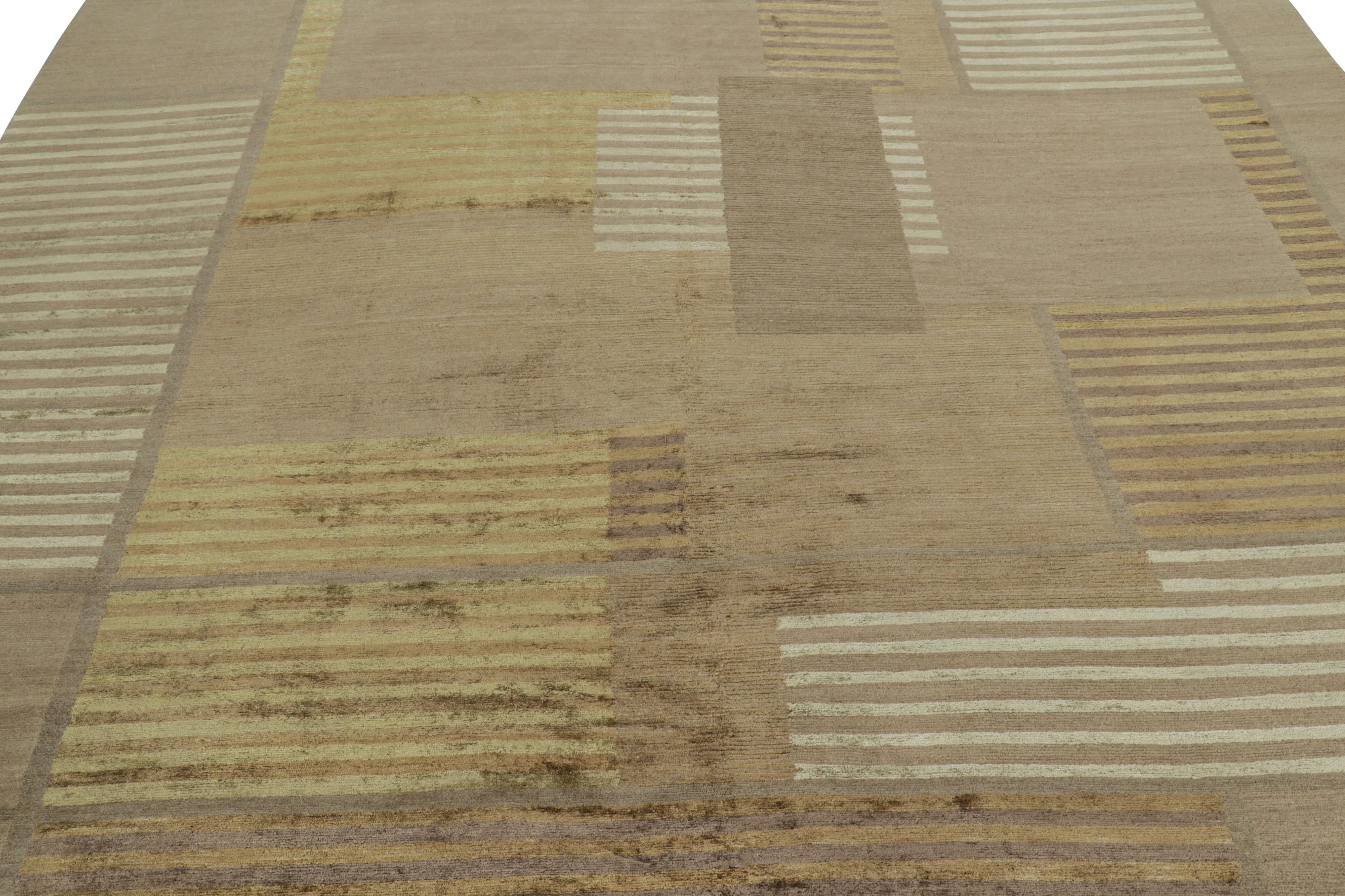 Annodato a mano in seta nepalese, questo tappeto 8x10 è un'audace novità della collezione di tappeti Modern di Rug & Kilim.  

Sul design: 

Gli occhi più attenti noteranno i motivi geometrici in stile pannello, nelle tonalità del marrone, in